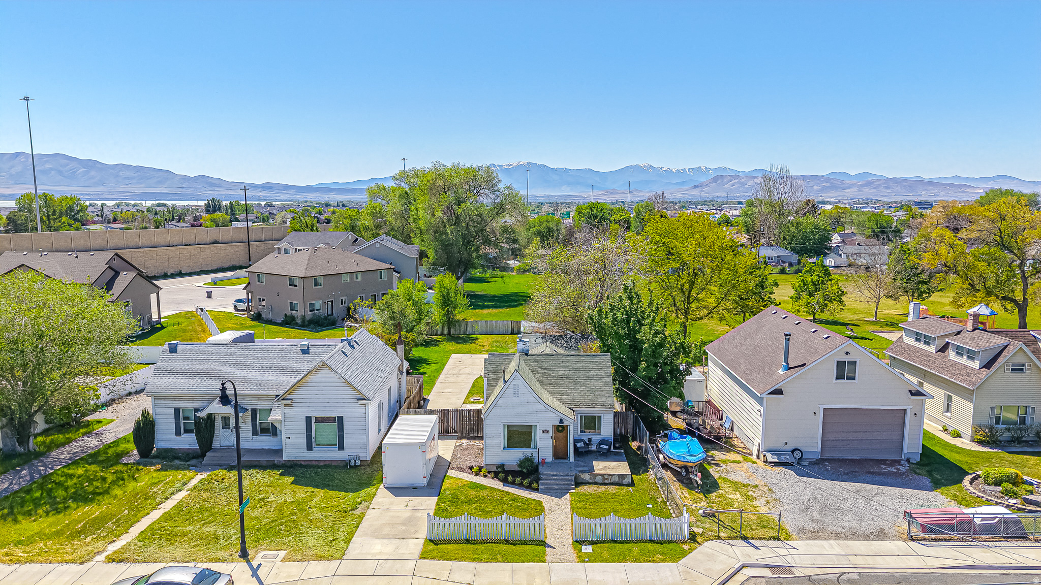 main property photo 34