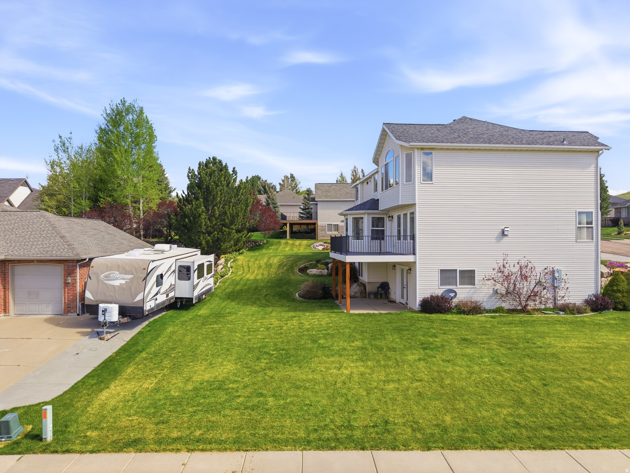 main property photo 32