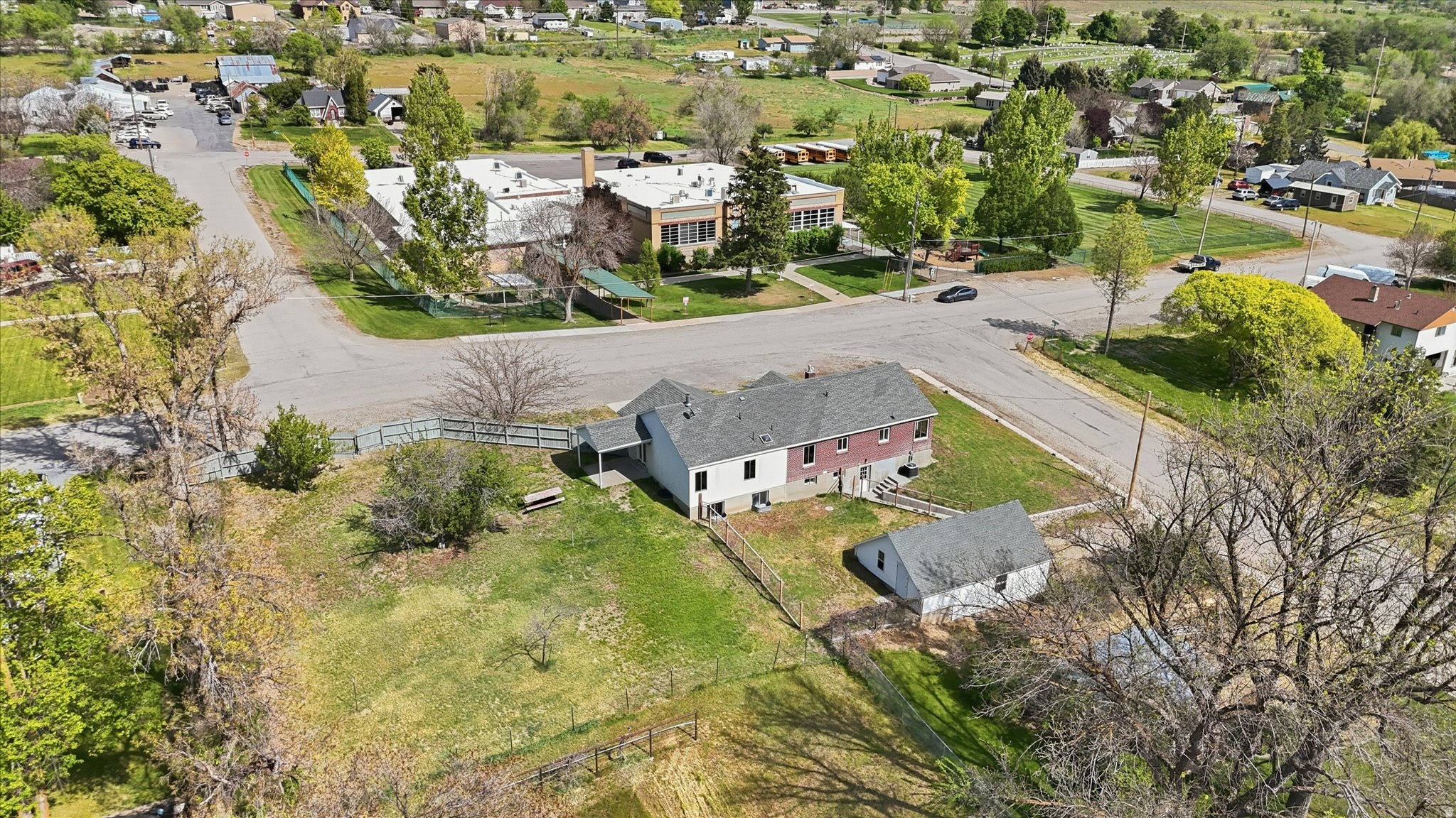 main property photo 33