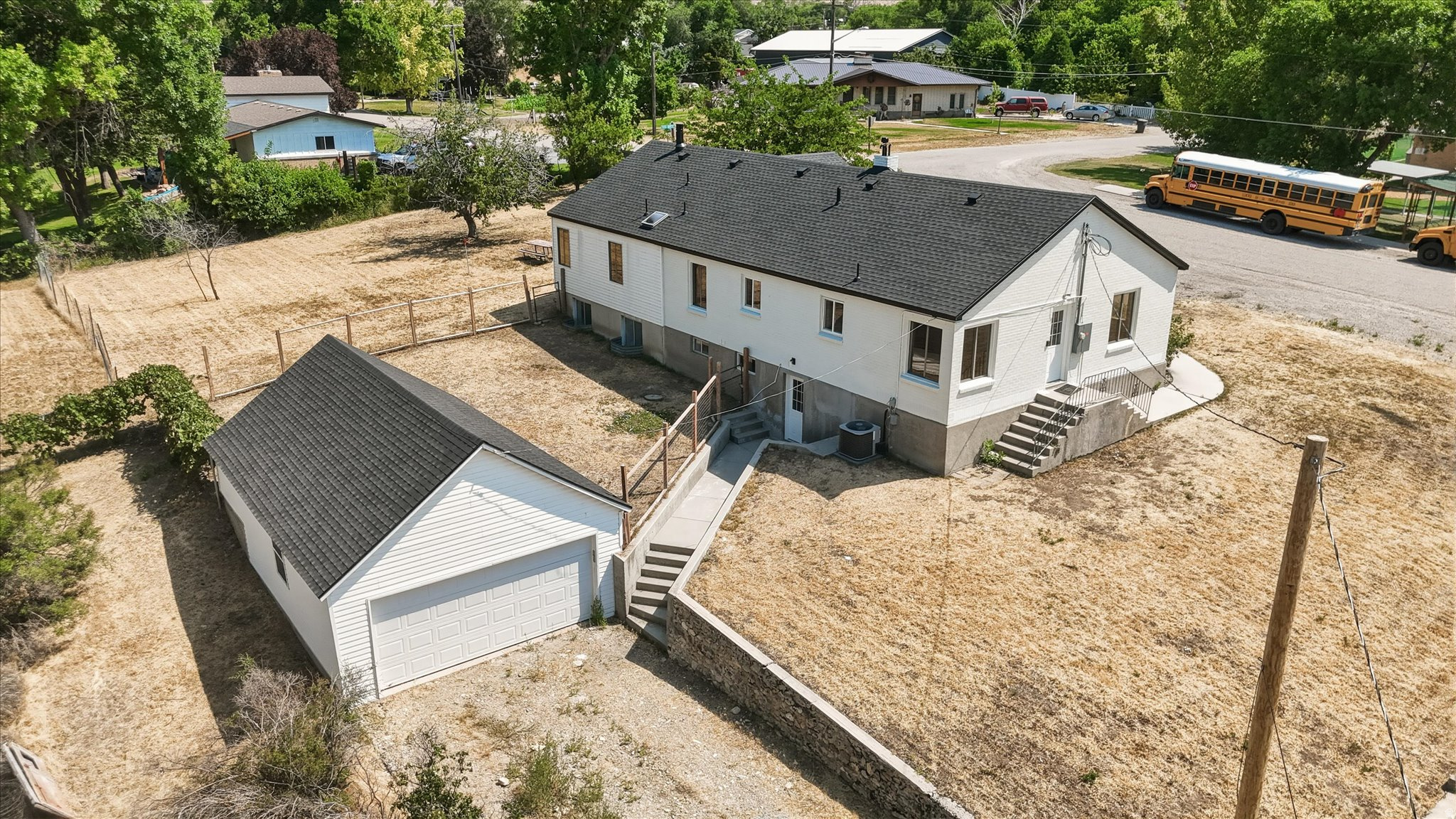 main property photo 41