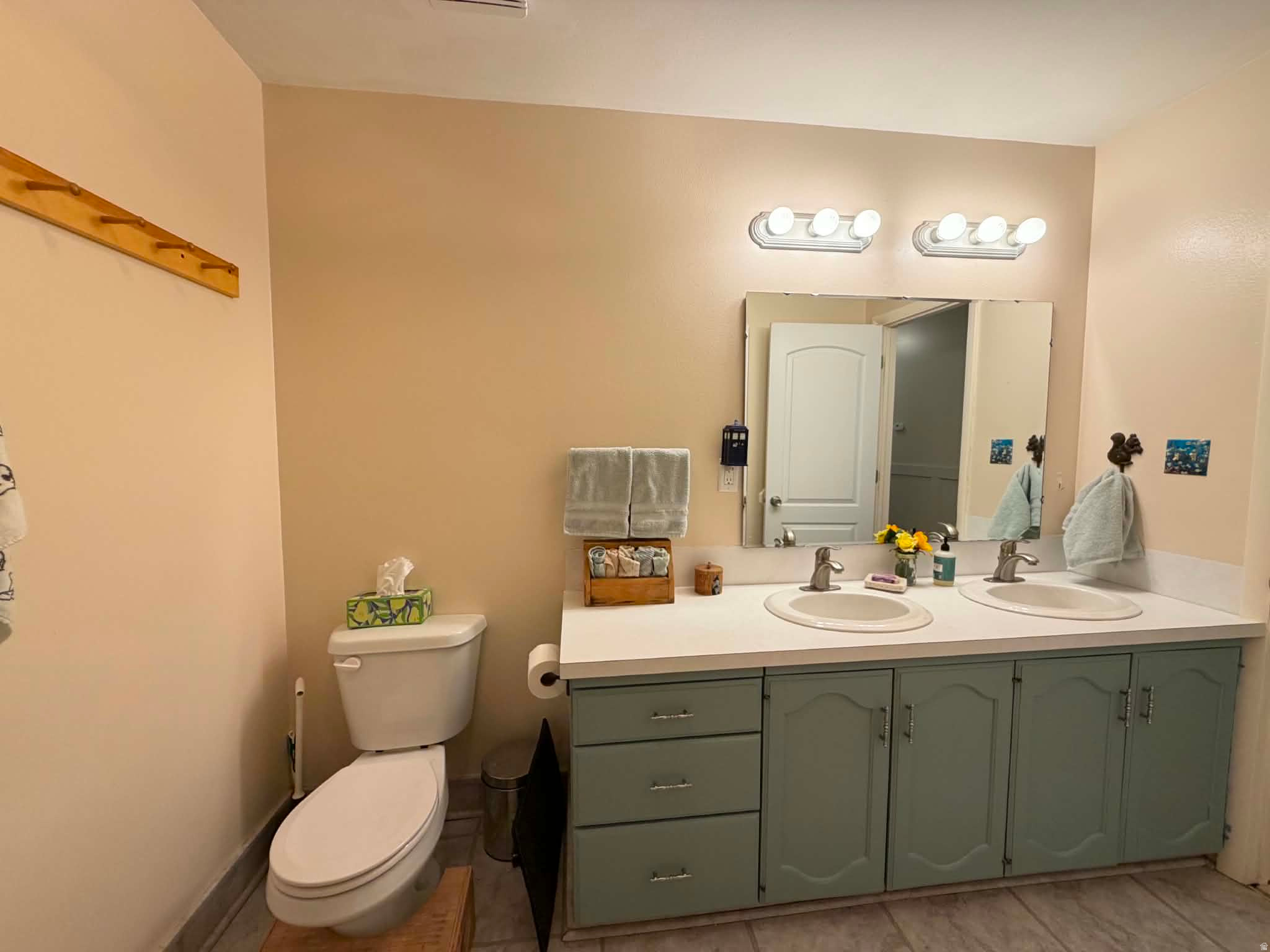 main property photo 10