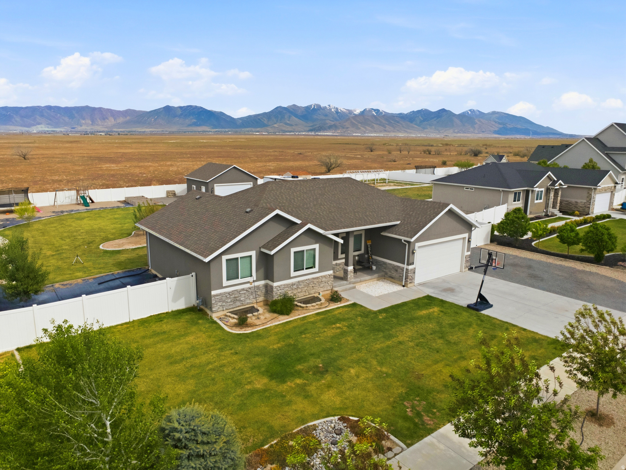 main property photo 45