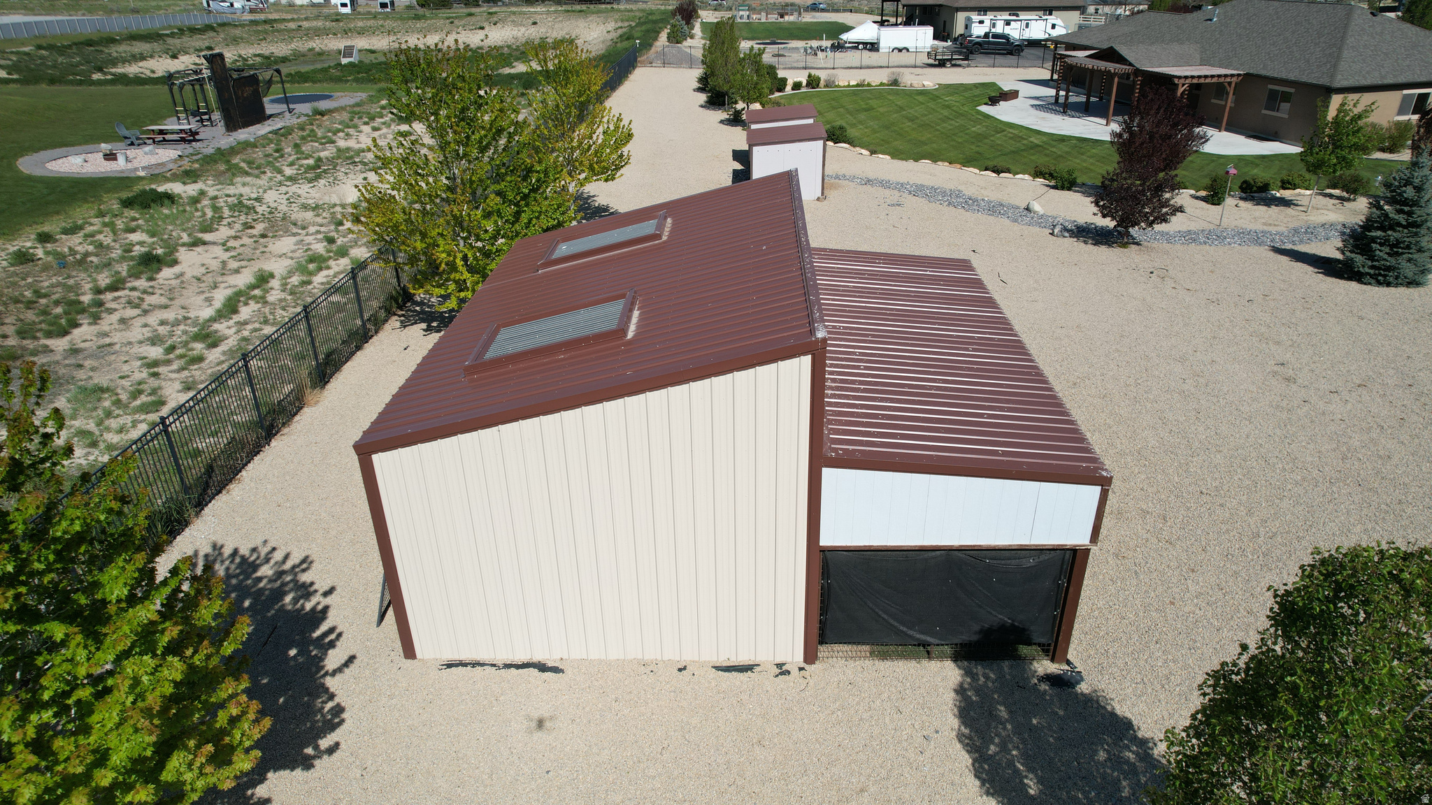 main property photo 90