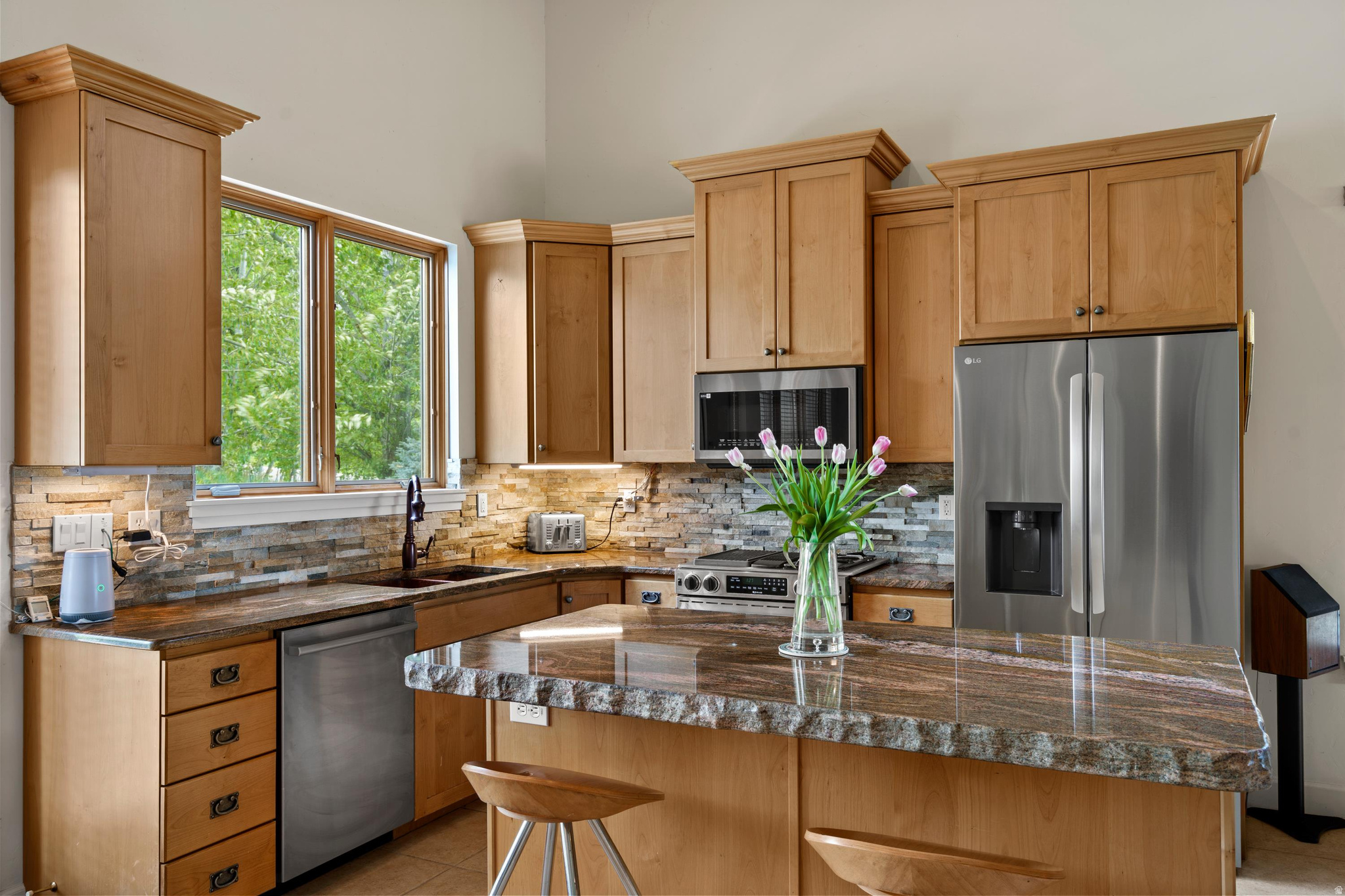 main property photo 9