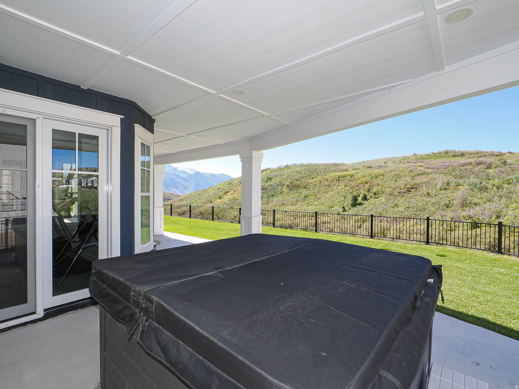 main property photo 10
