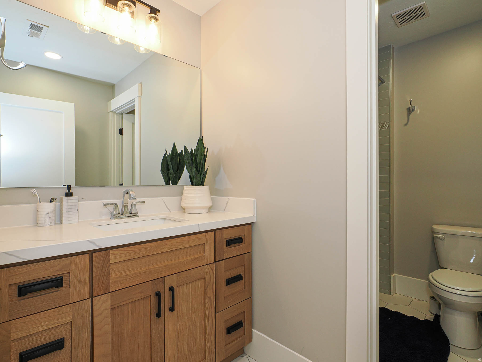main property photo 67