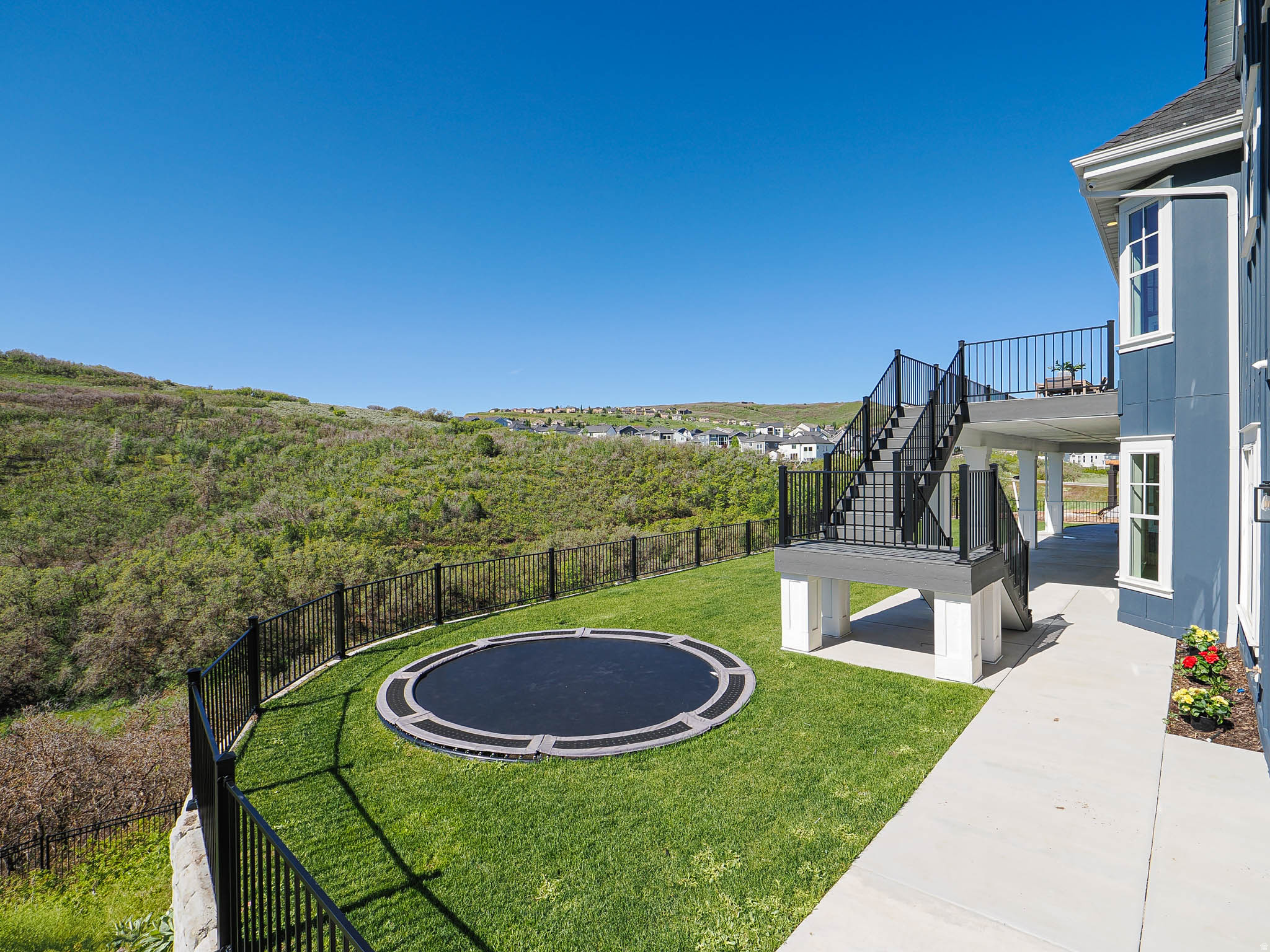 main property photo 8