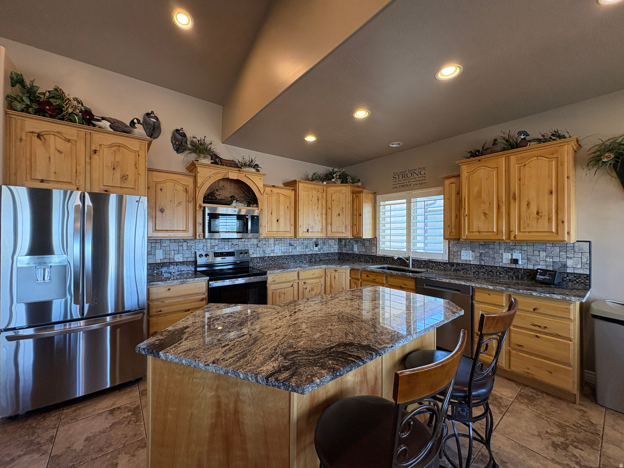 main property photo 13