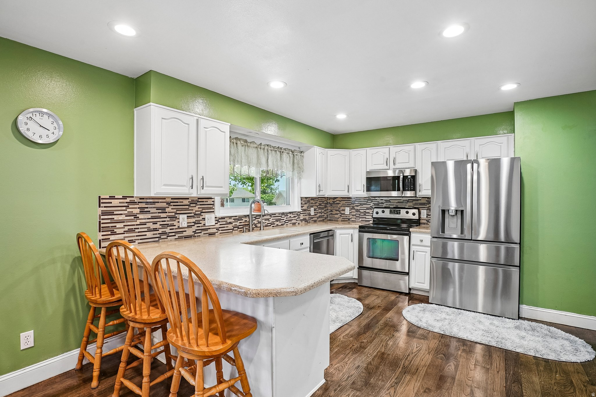 main property photo 8