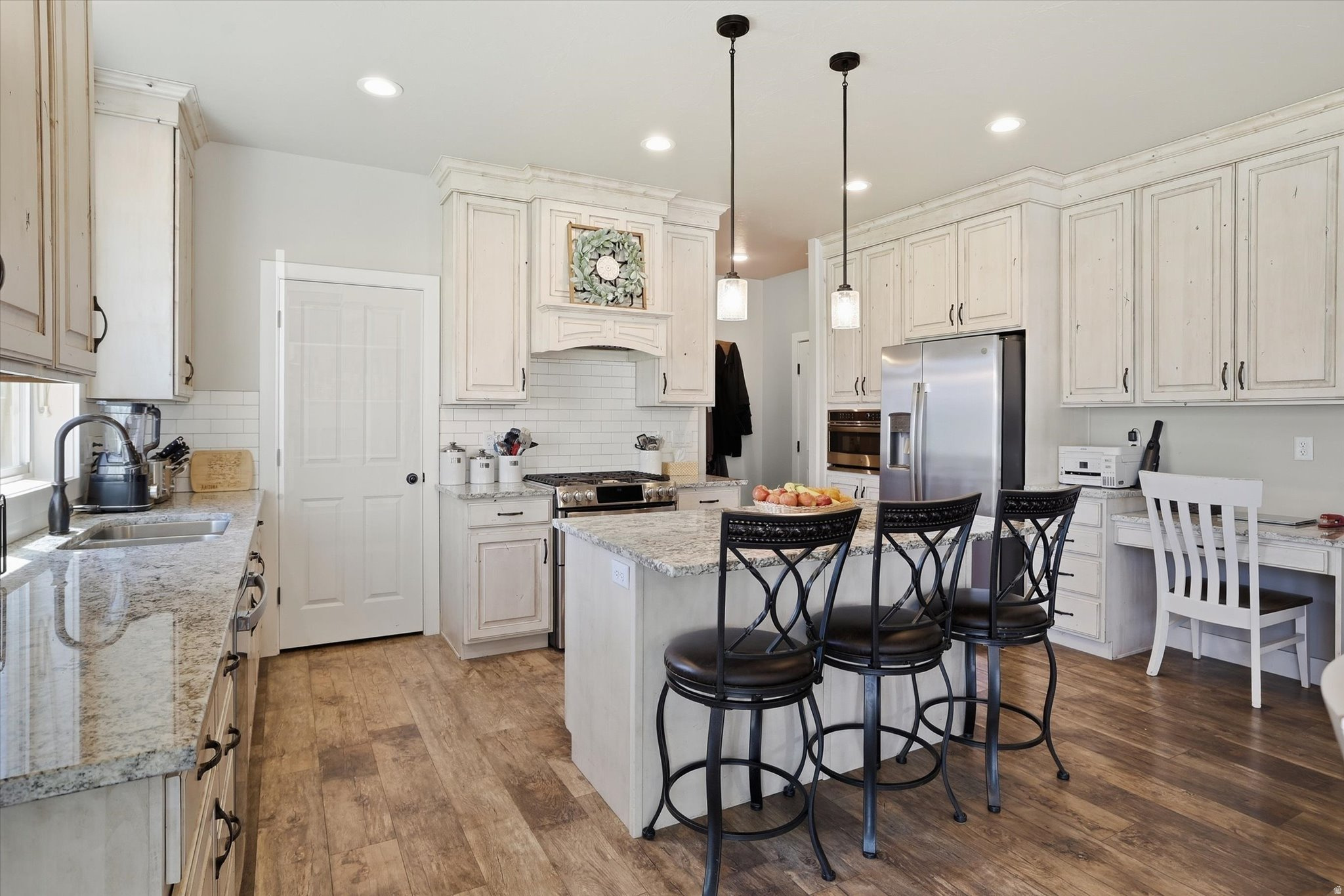 main property photo 14