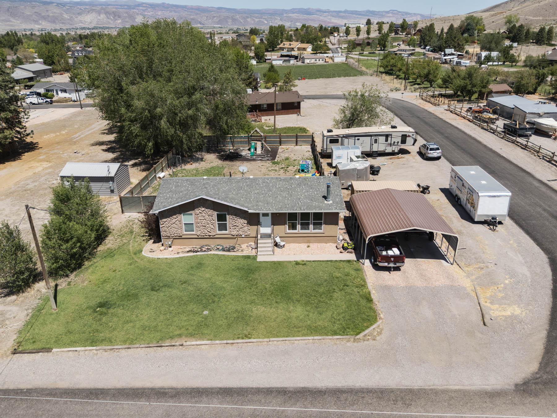 main property photo 28