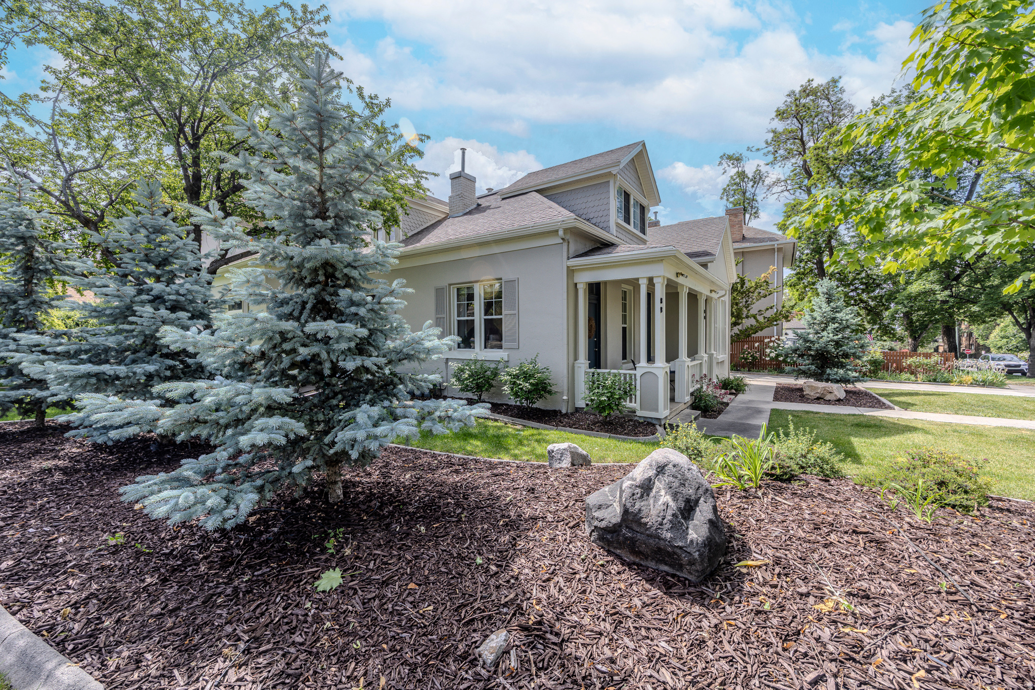 main property photo 37