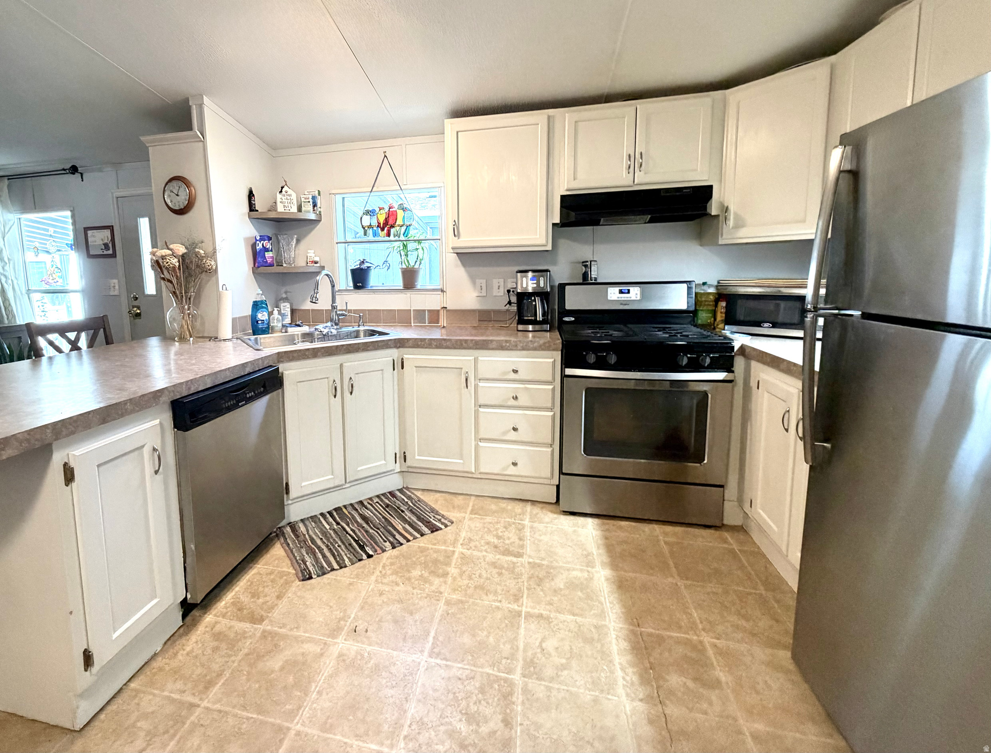 main property photo 7