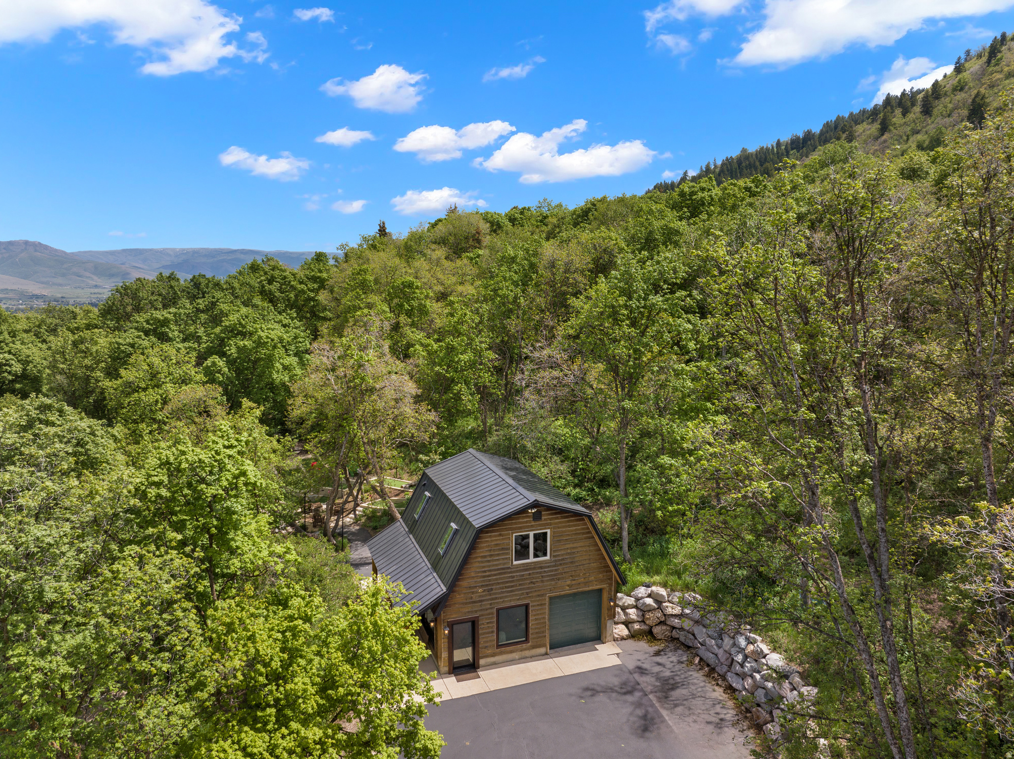 main property photo 123