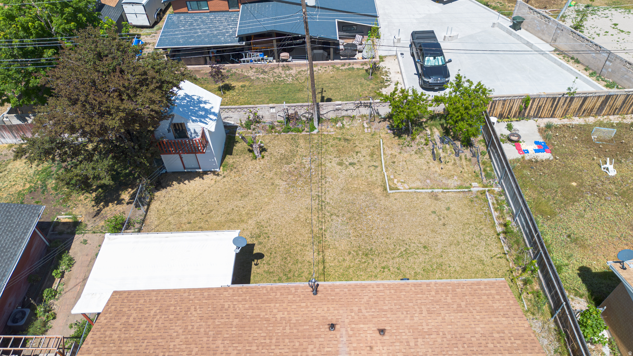 main property photo 25