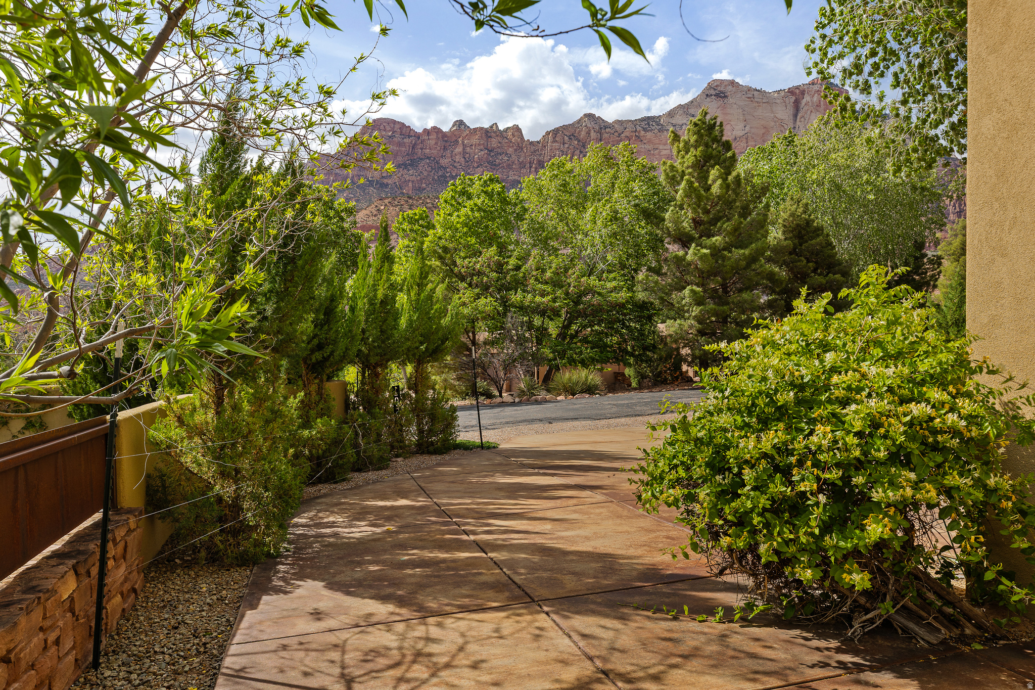 main property photo 40