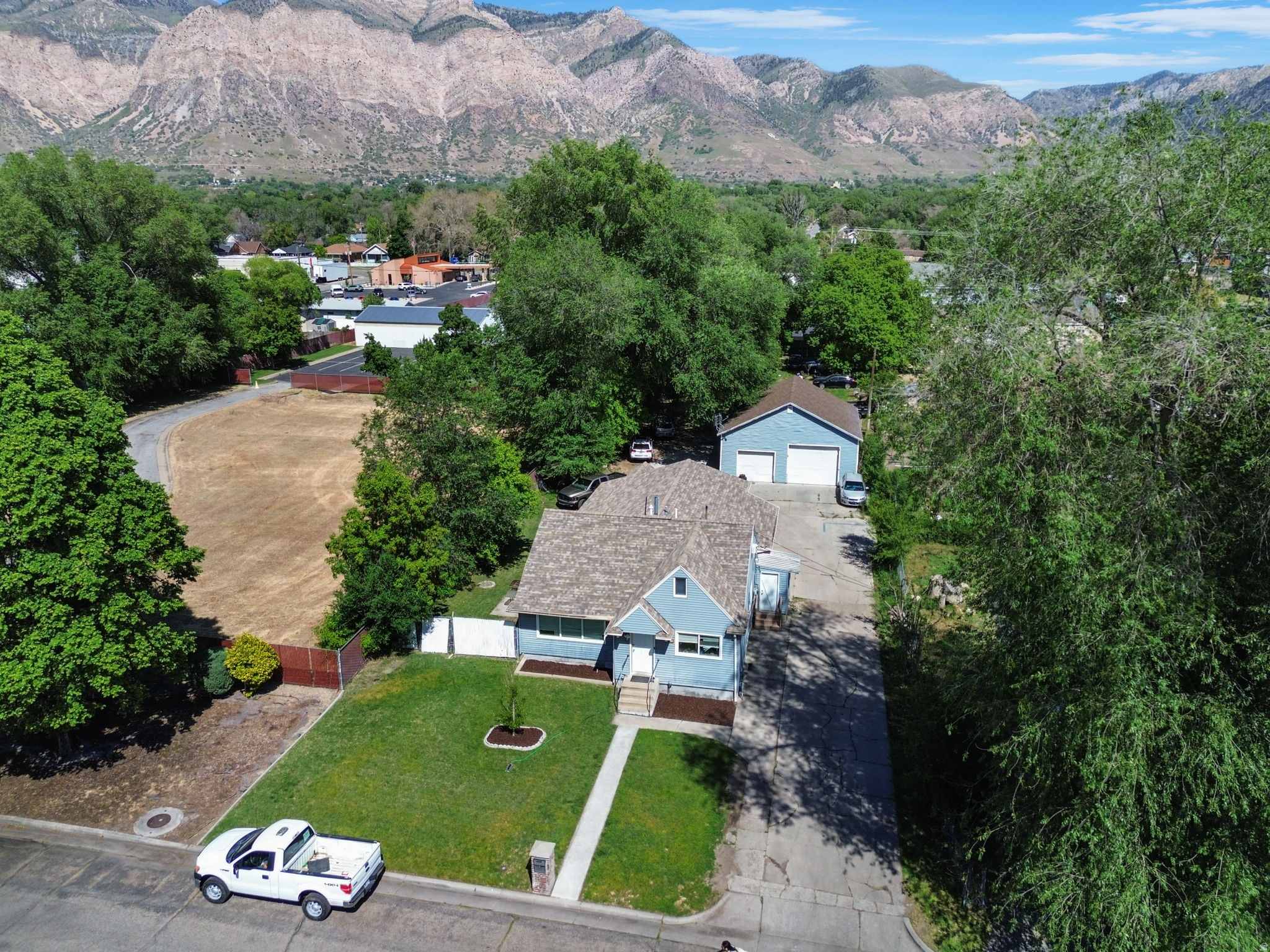main property photo 6