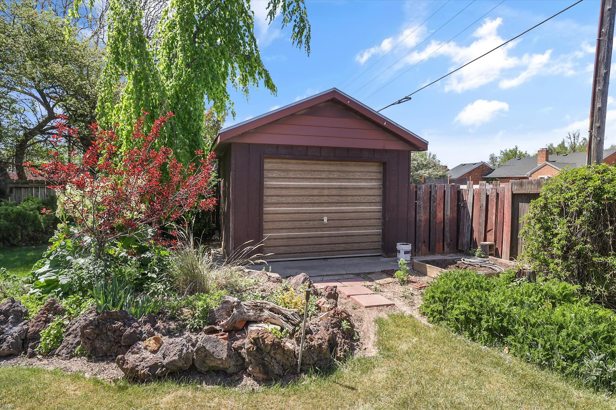 main property photo 47