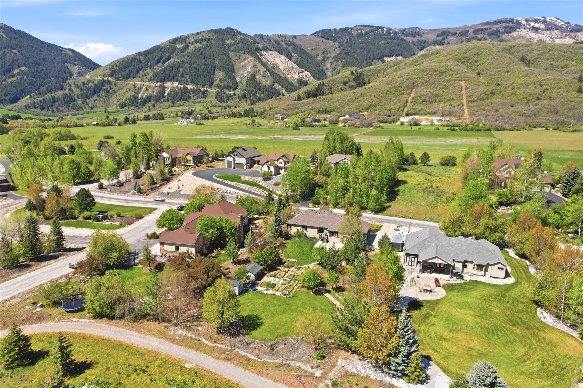 main property photo 40