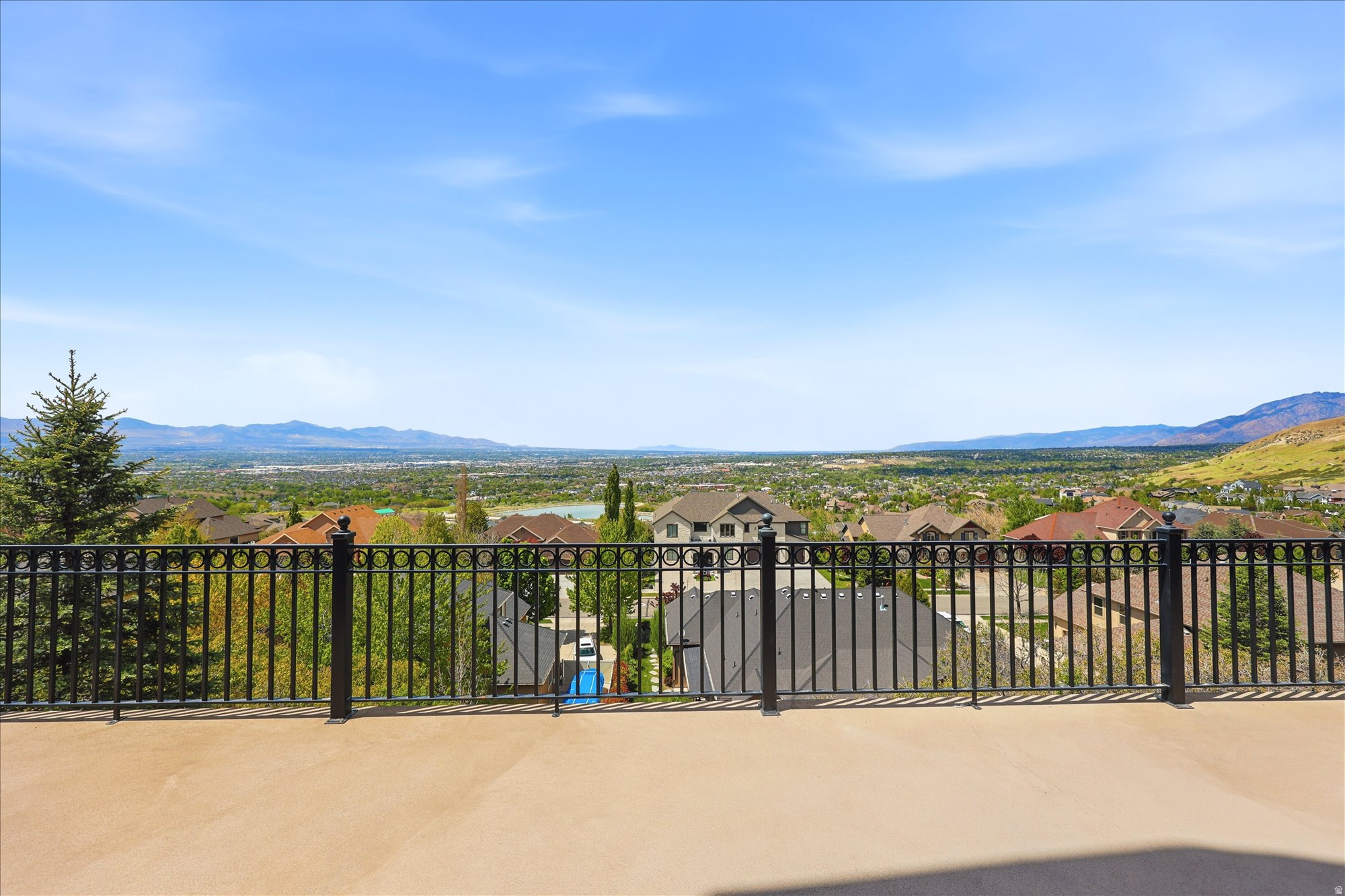 main property photo 13