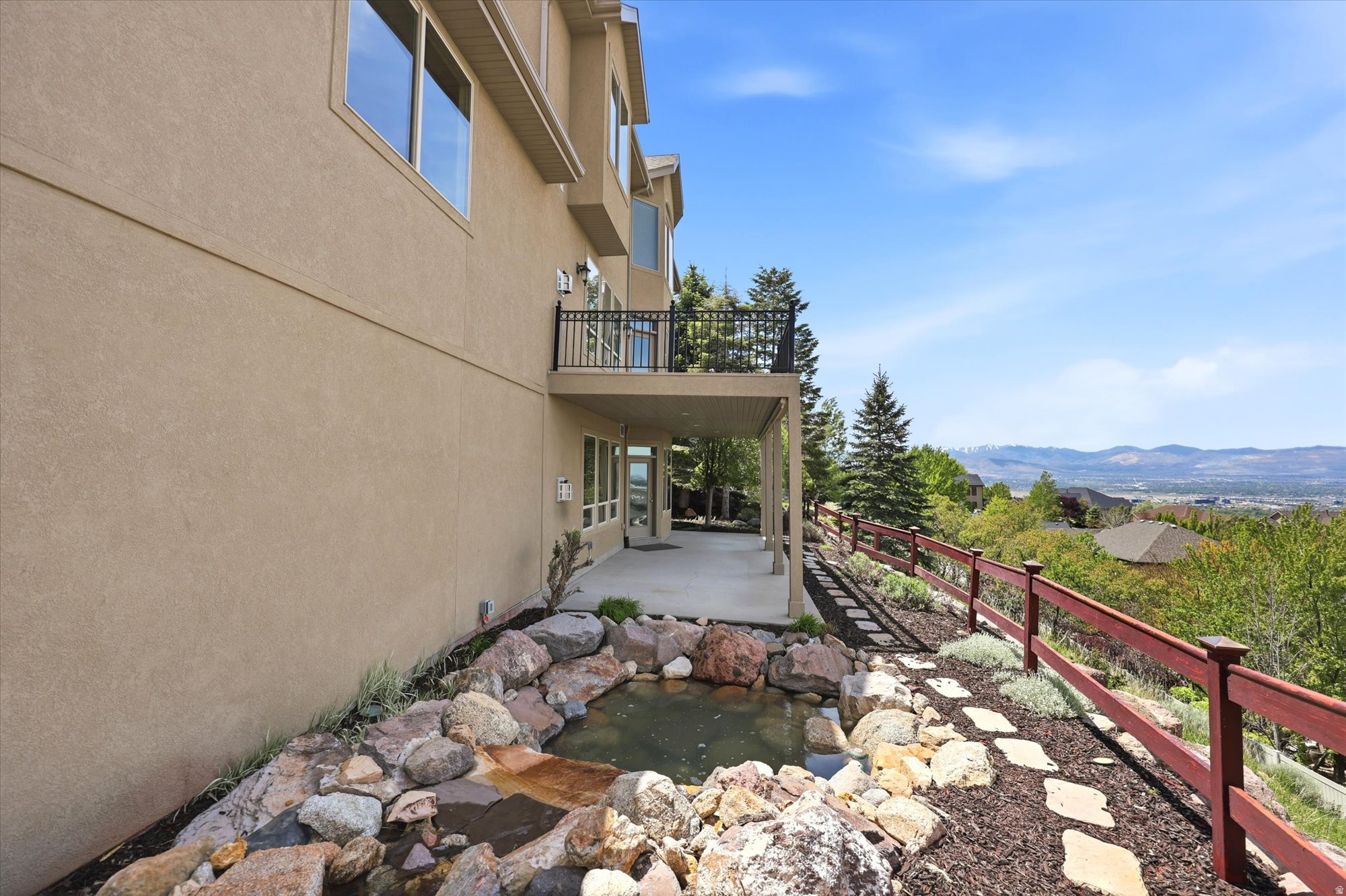 main property photo 18