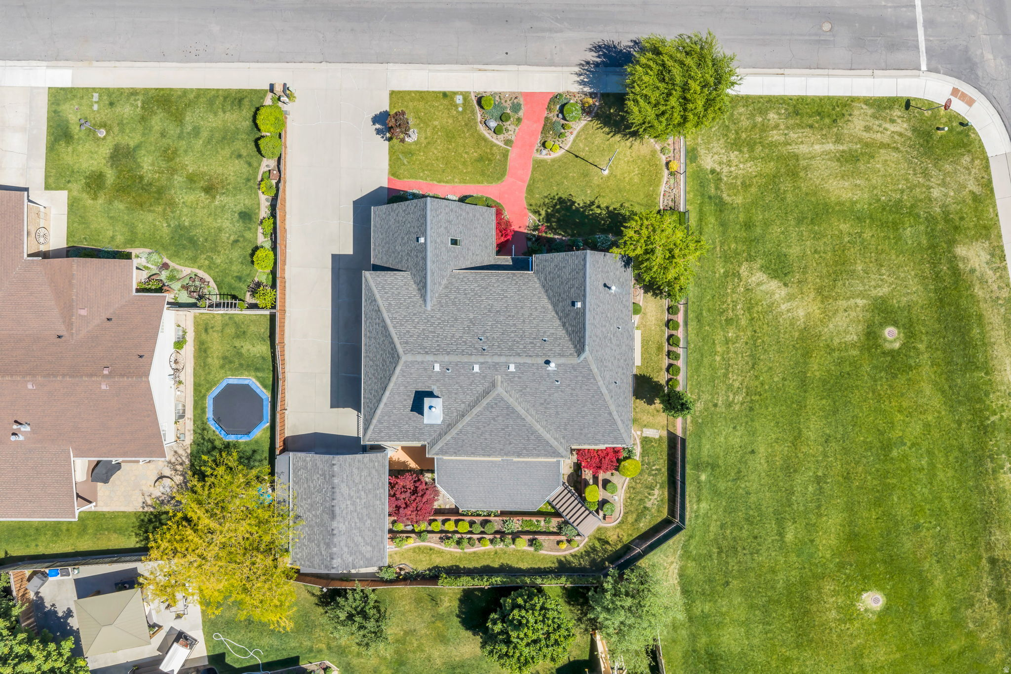 main property photo 70