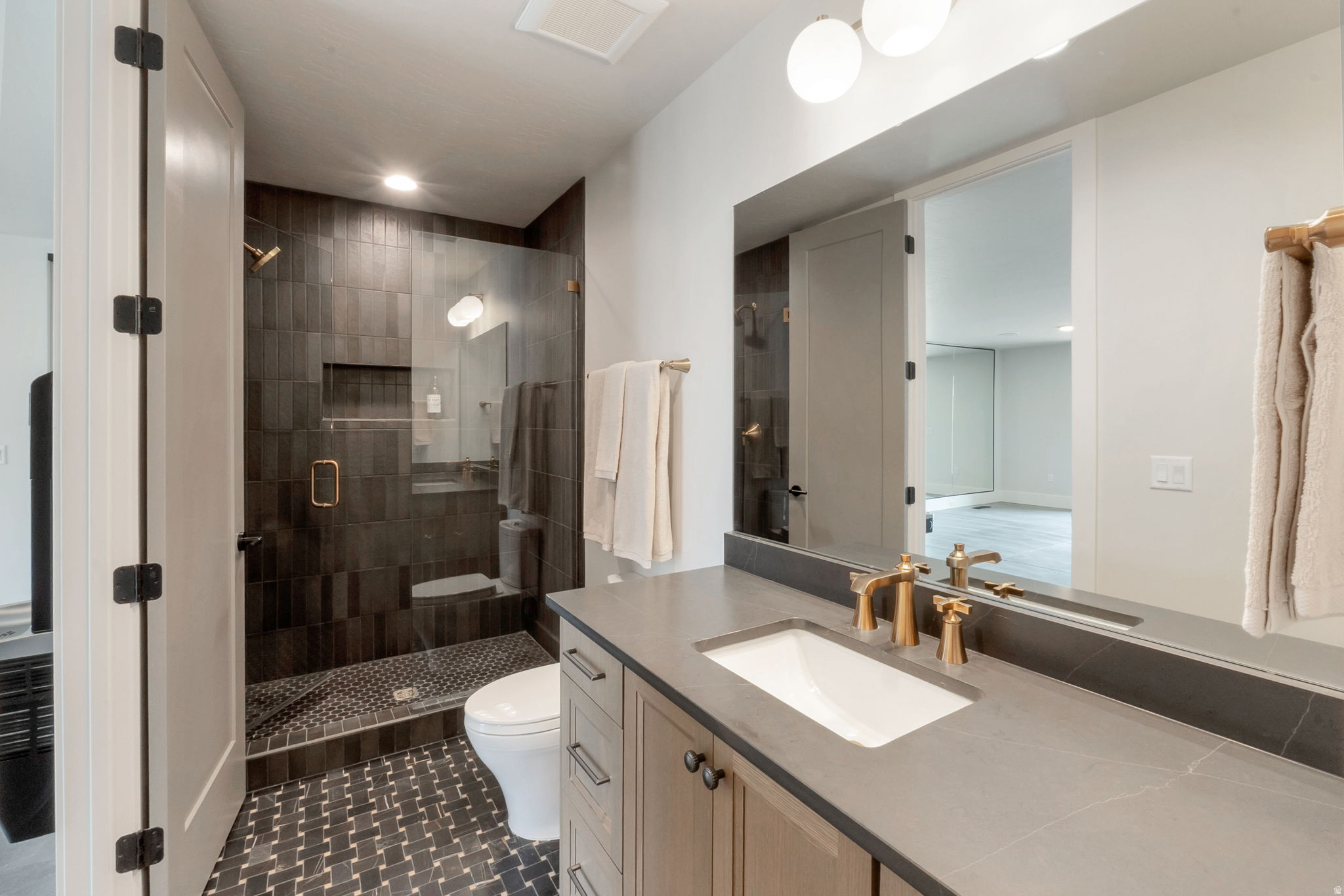 main property photo 70