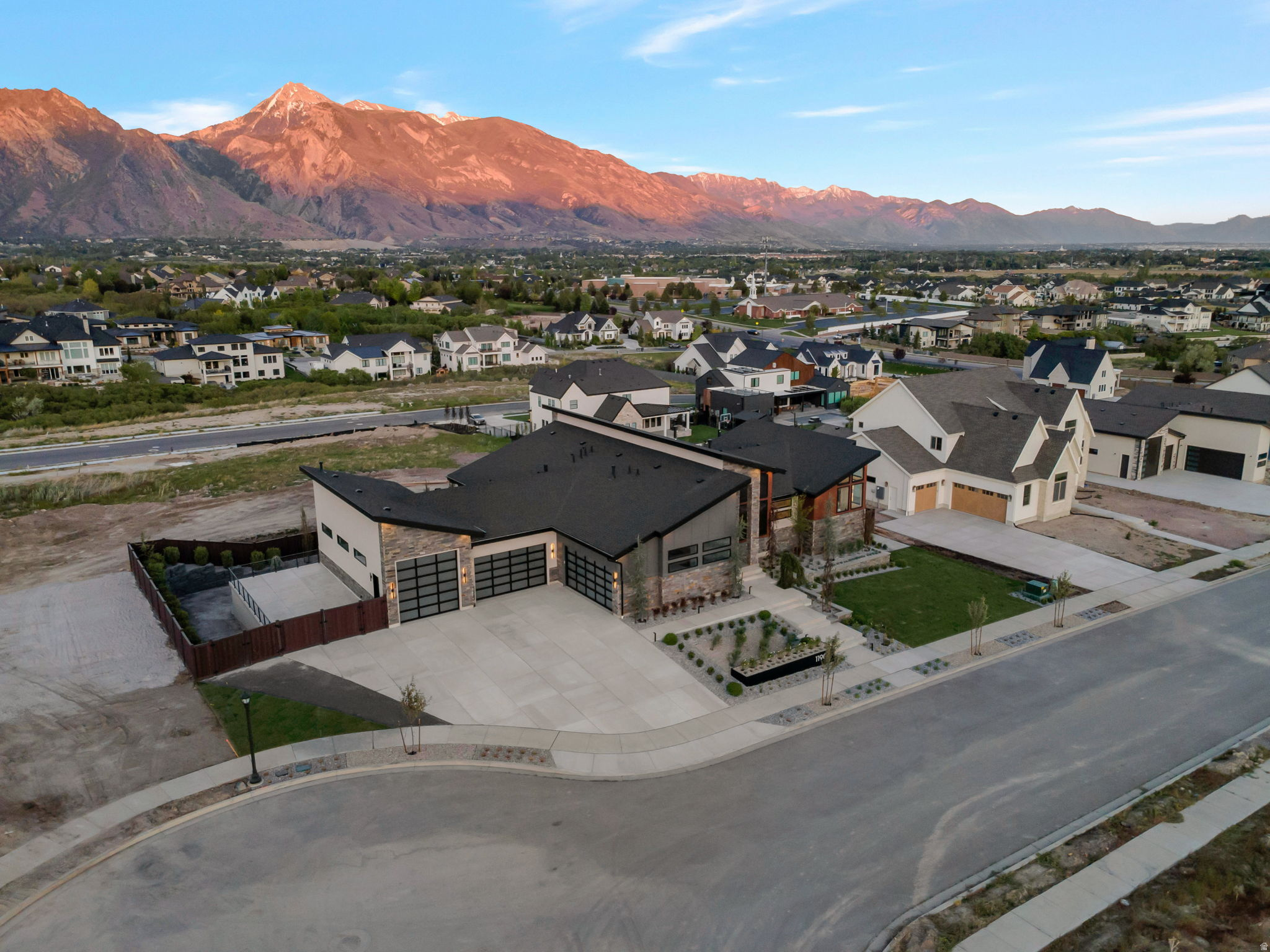 main property photo 75