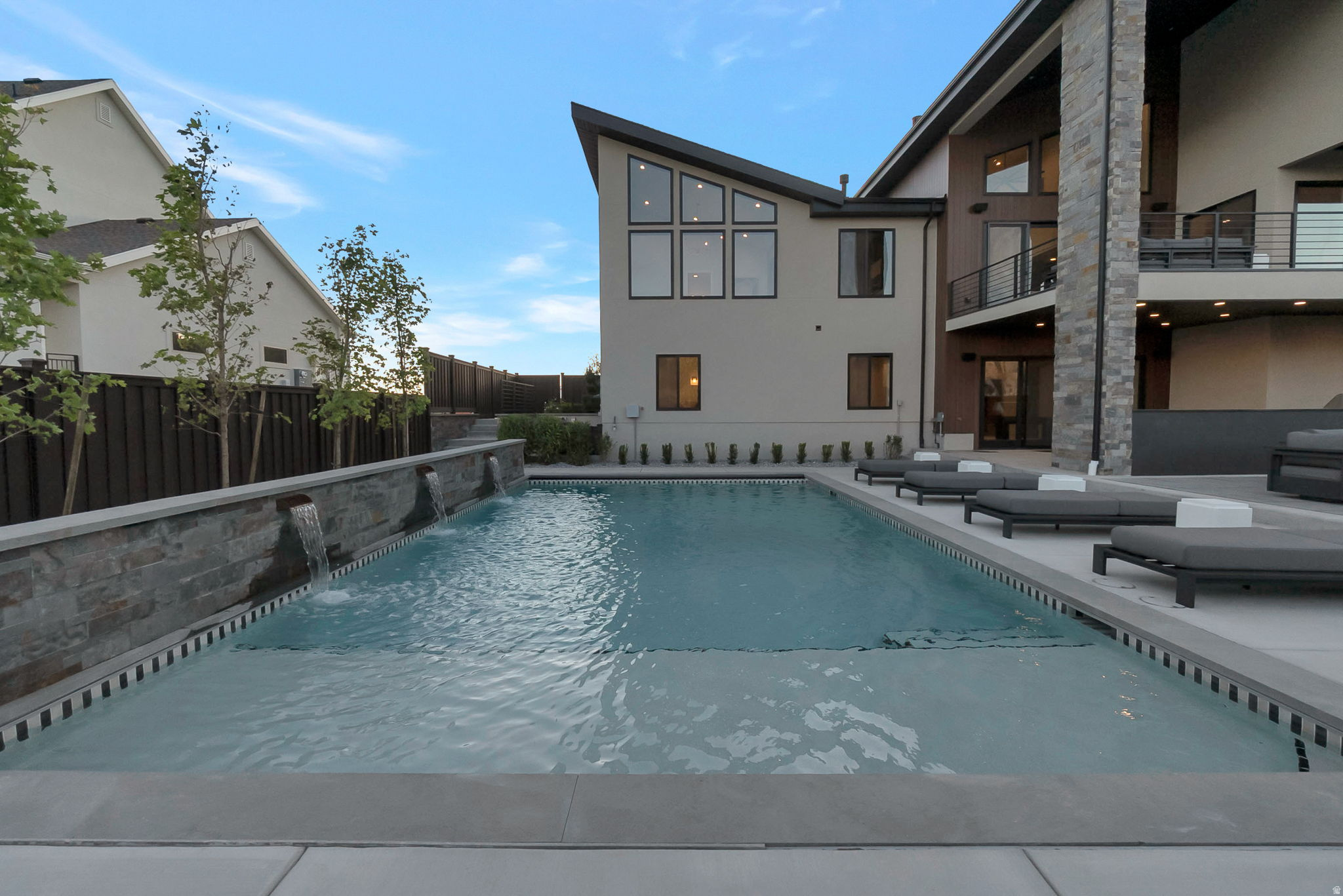 main property photo 88