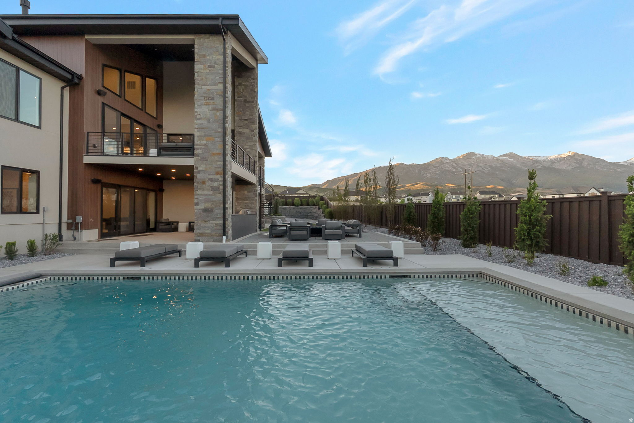 main property photo 89