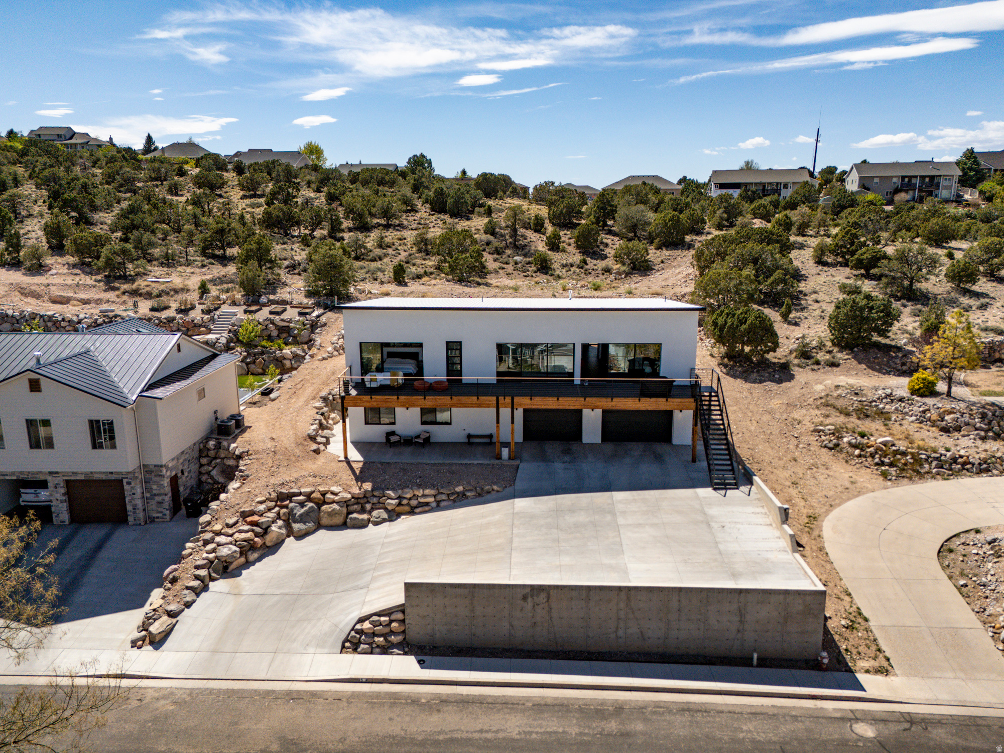 main property photo 32