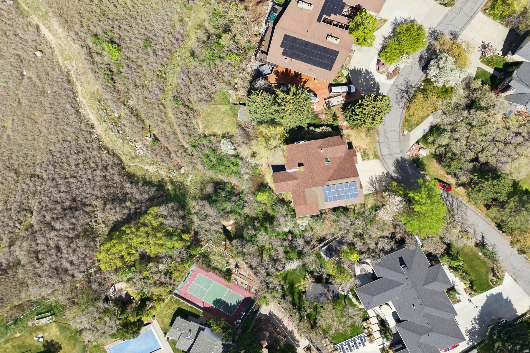 main property photo 10