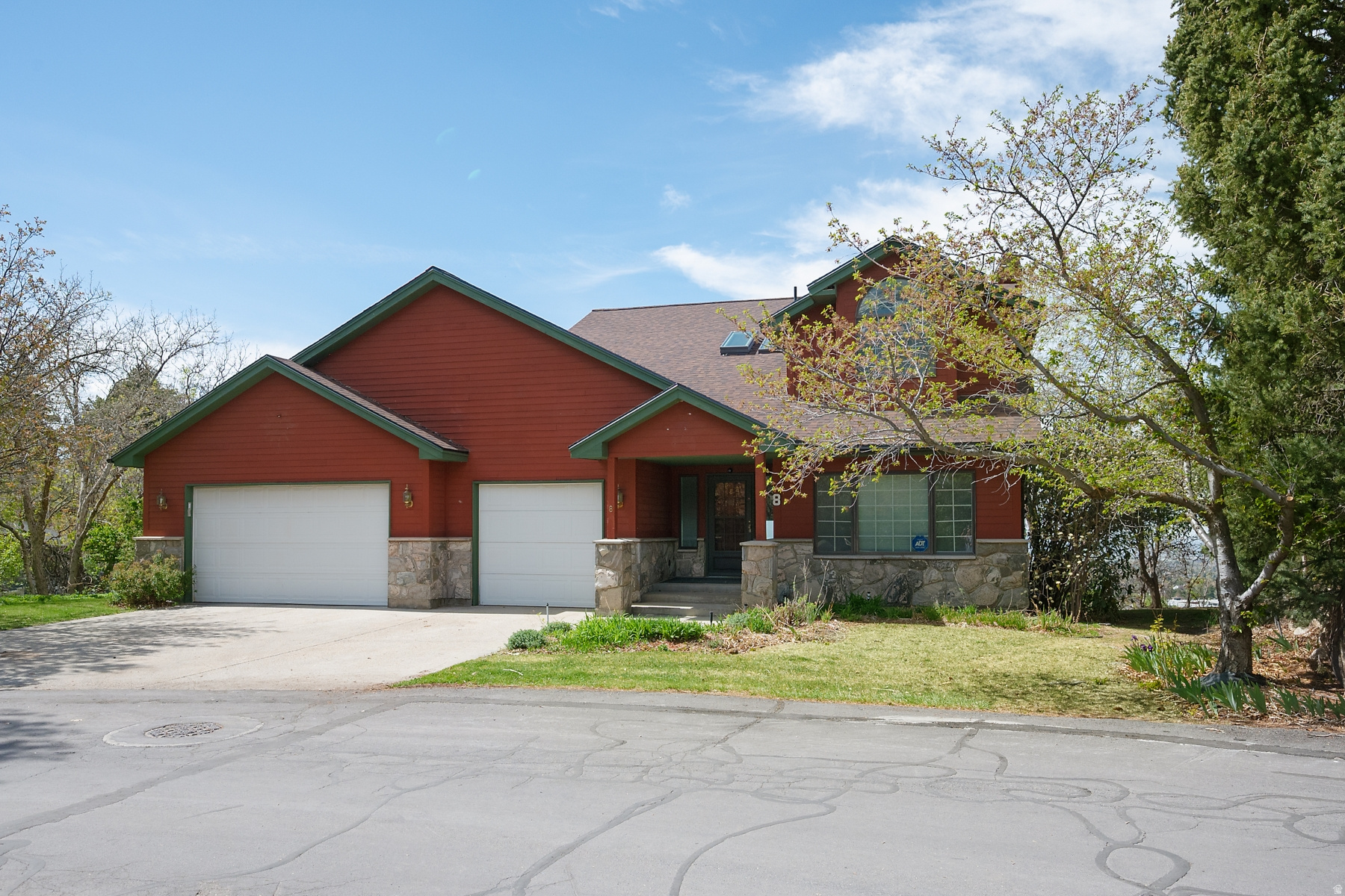 main property photo 14