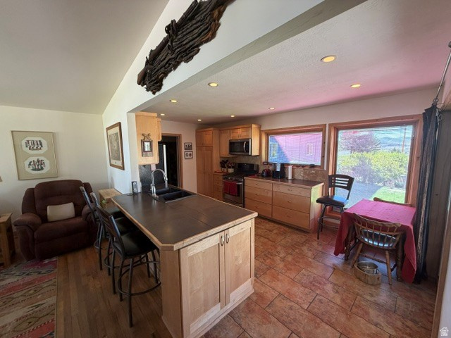 main property photo 5