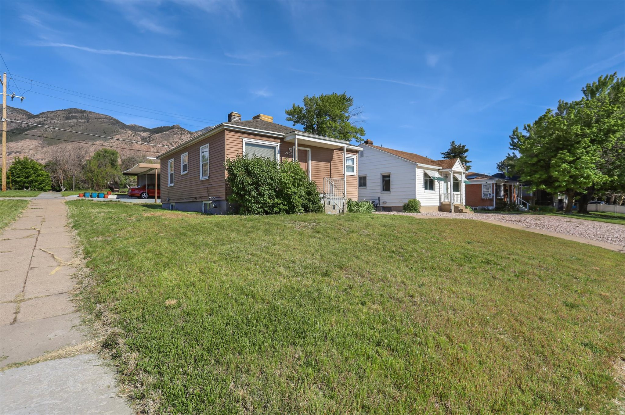 main property photo 20