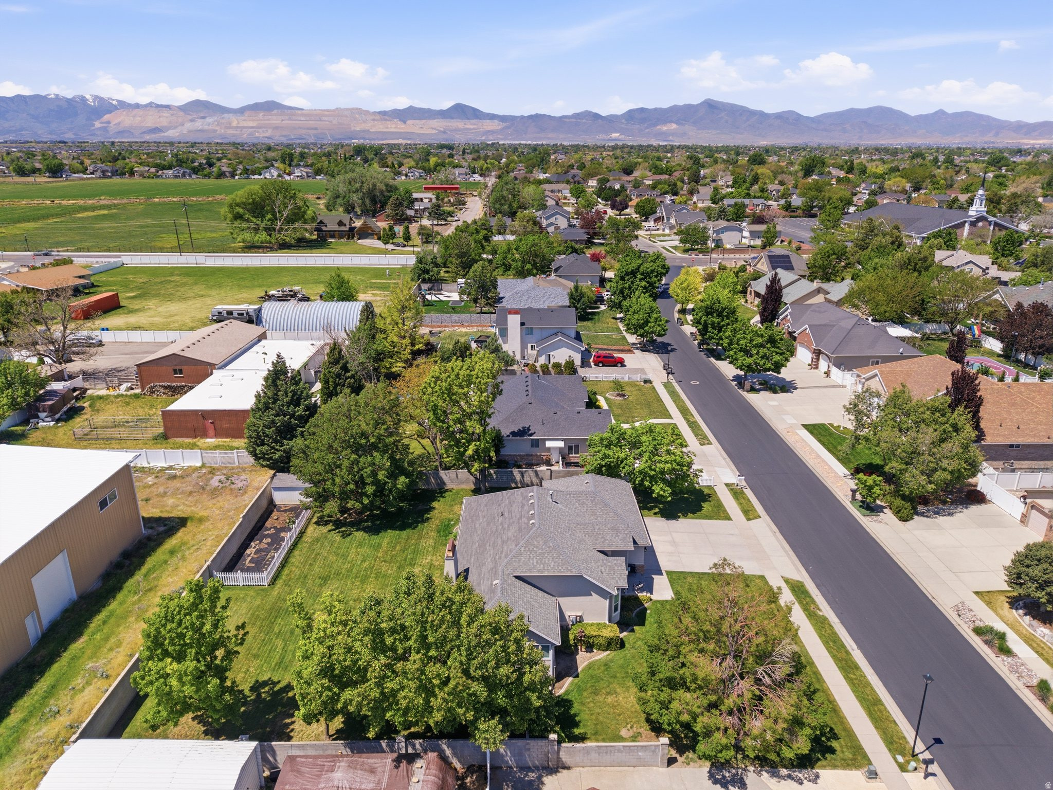 main property photo 35