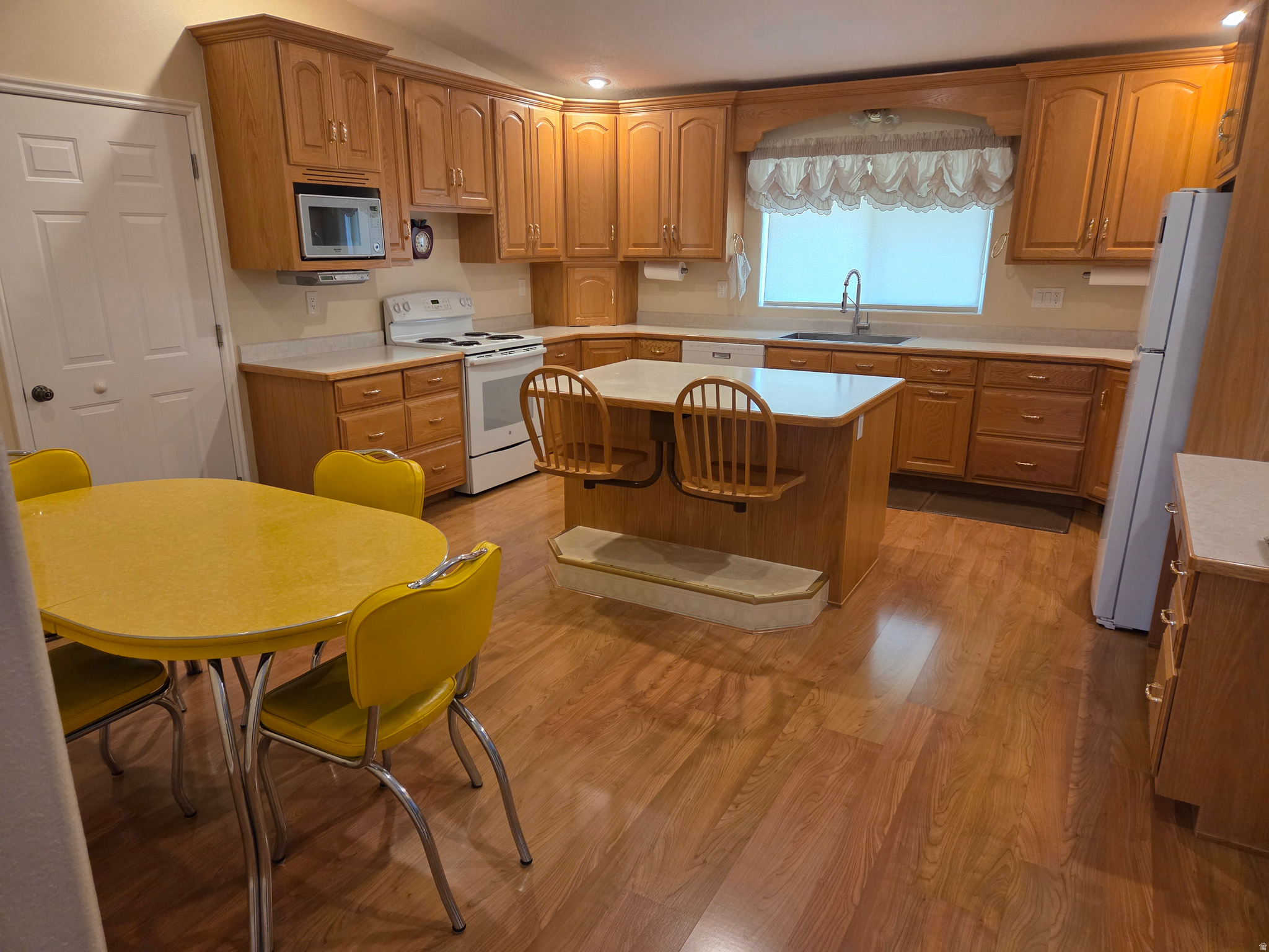 main property photo 16