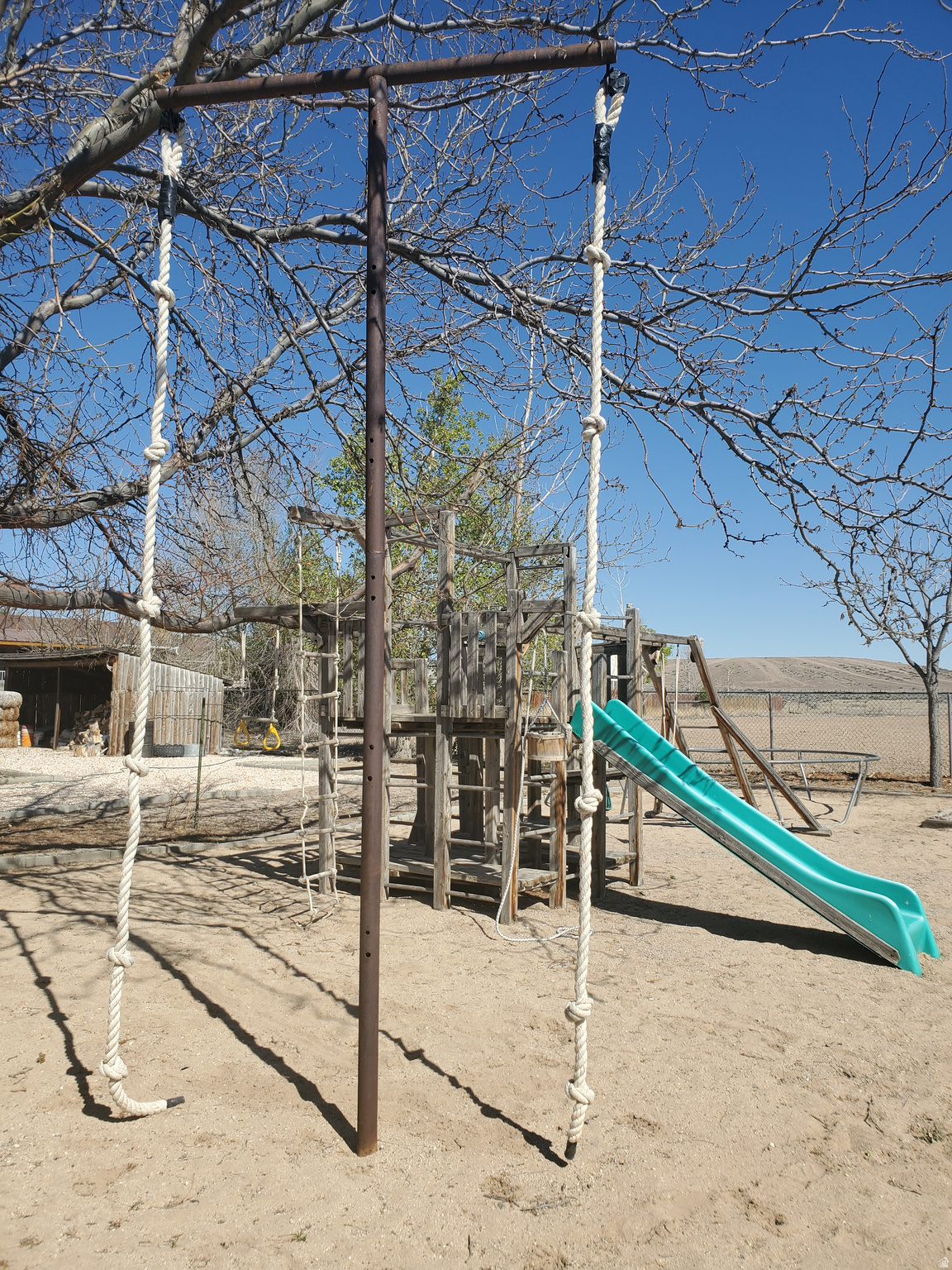 main property photo 9