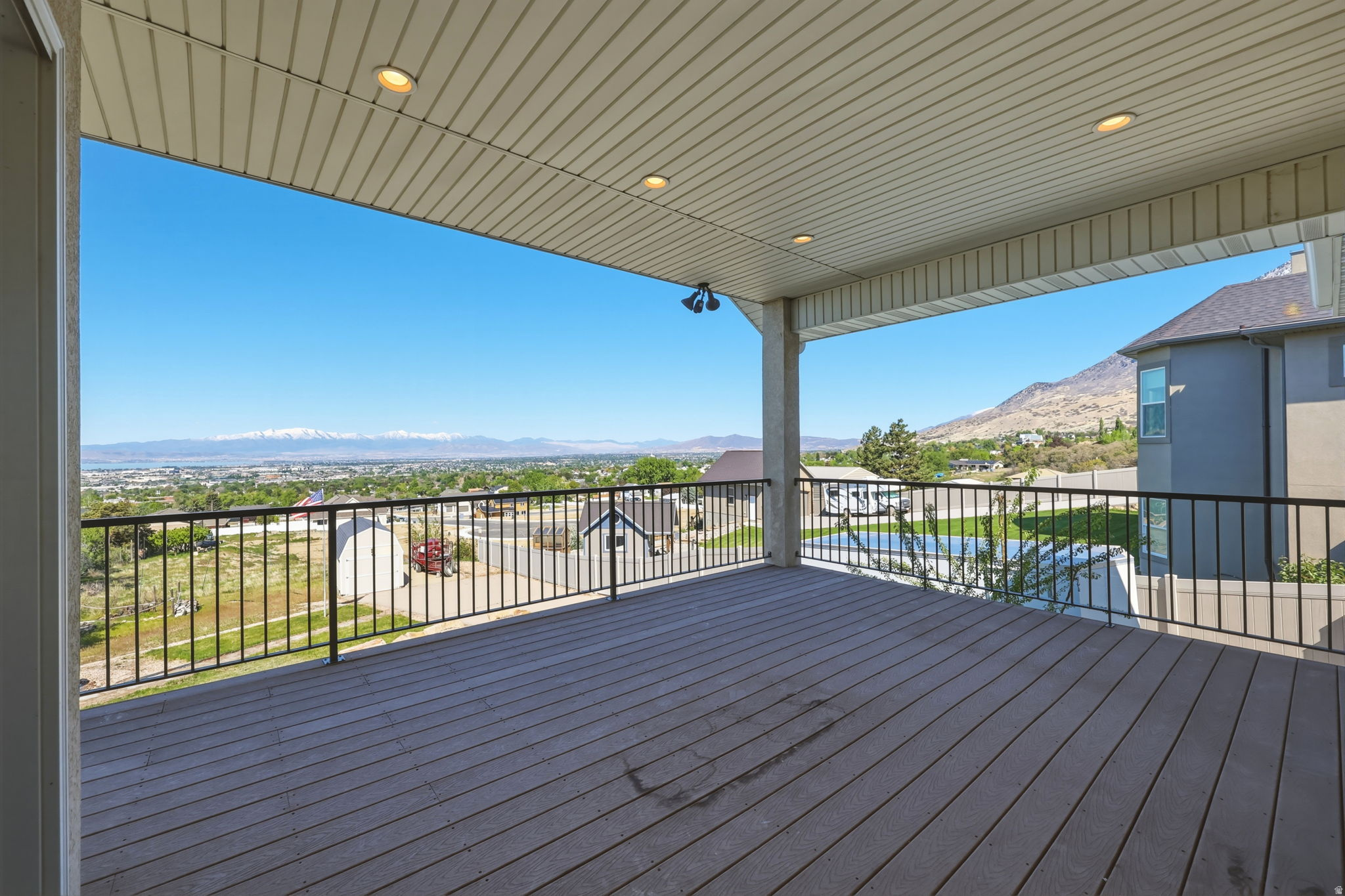 main property photo 38
