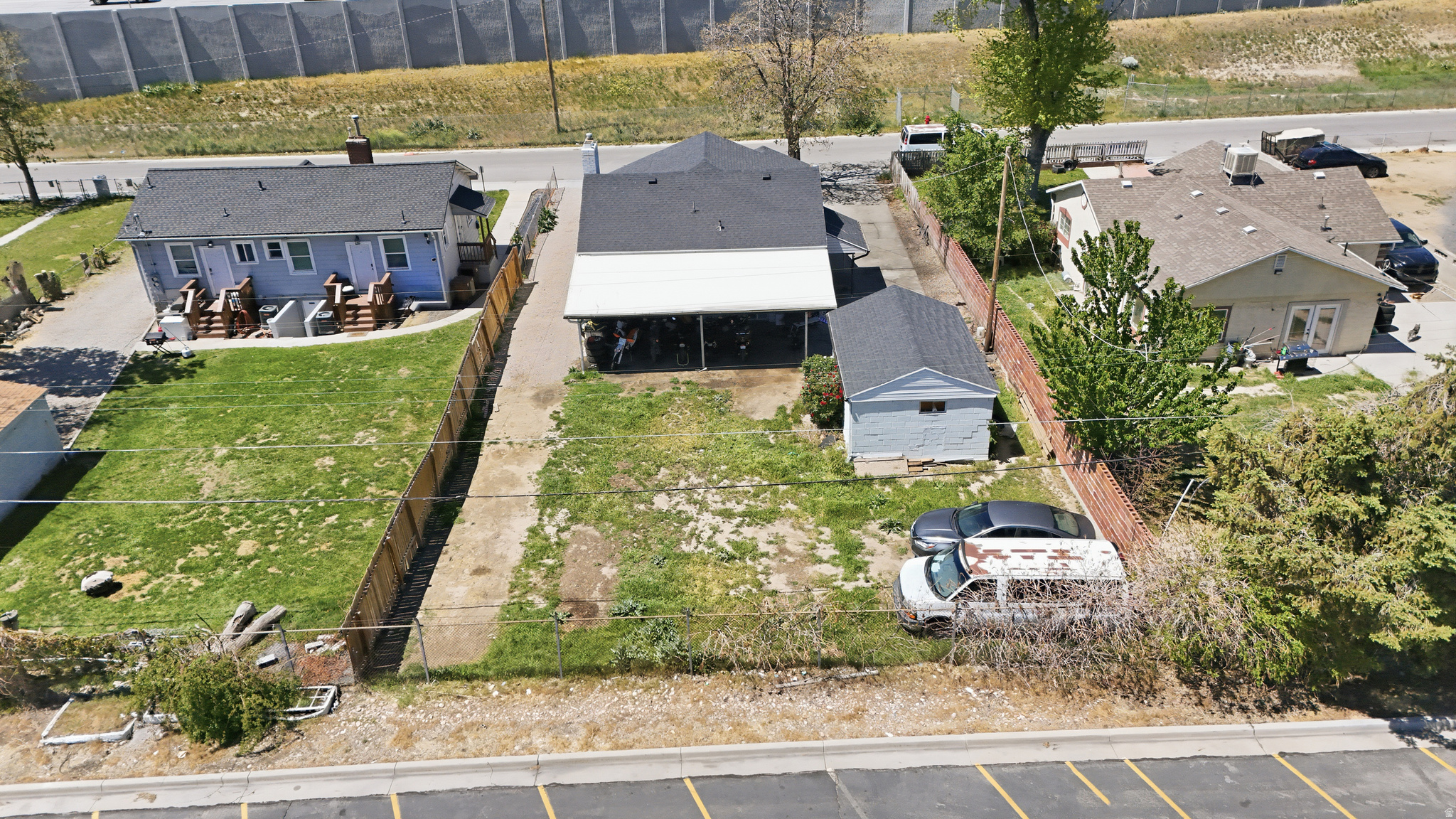 main property photo 32