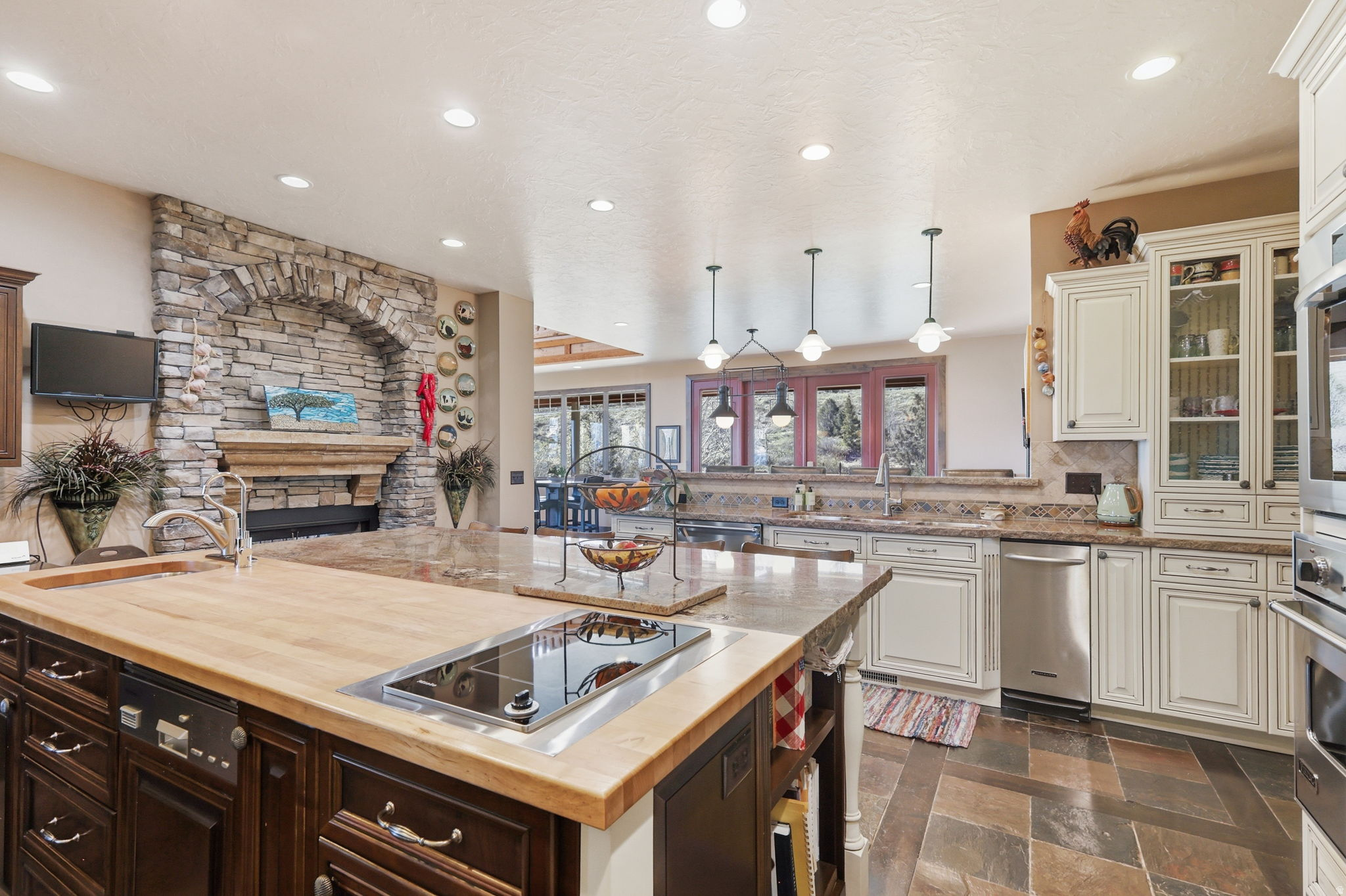 main property photo 49