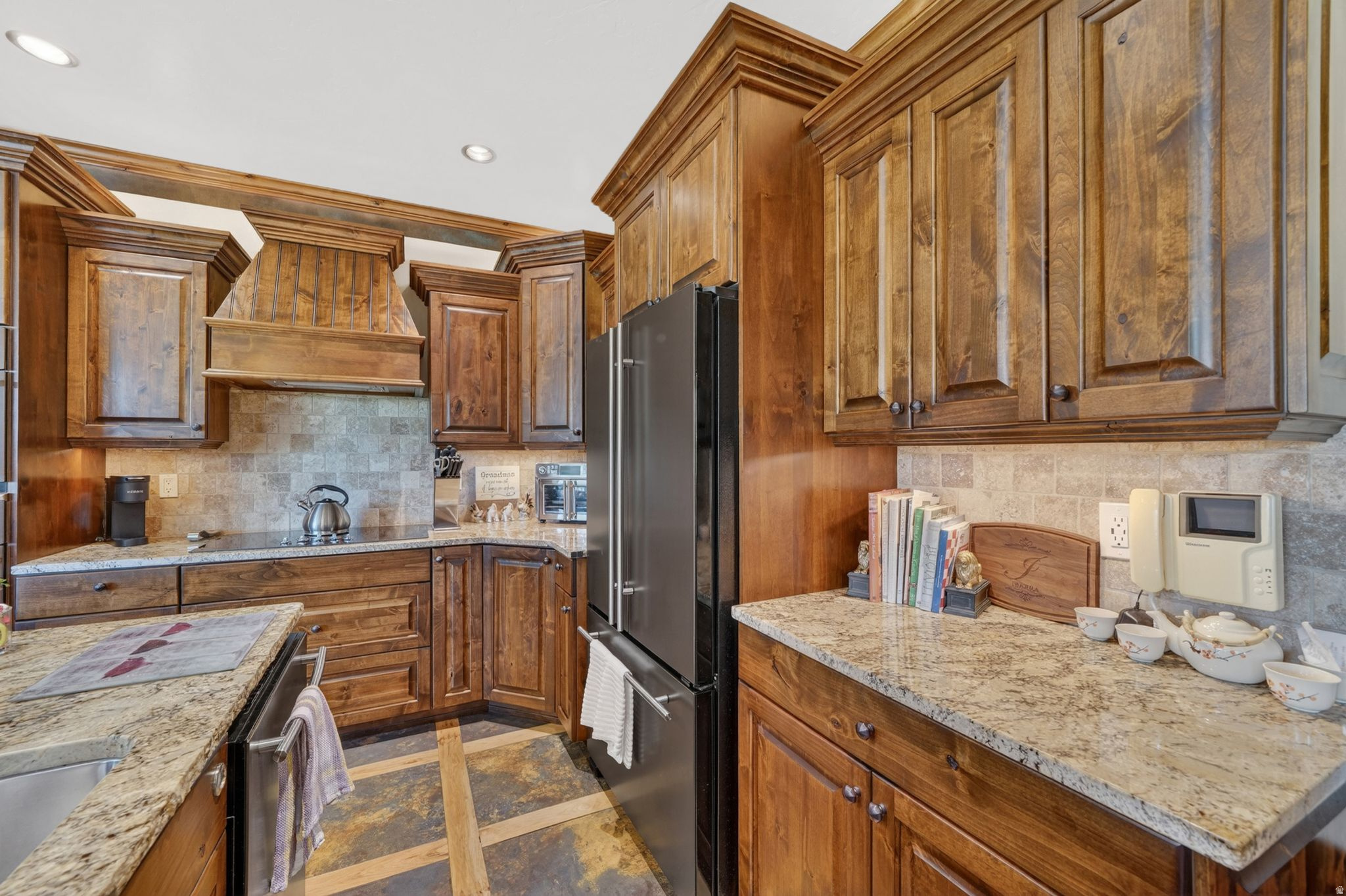 main property photo 14