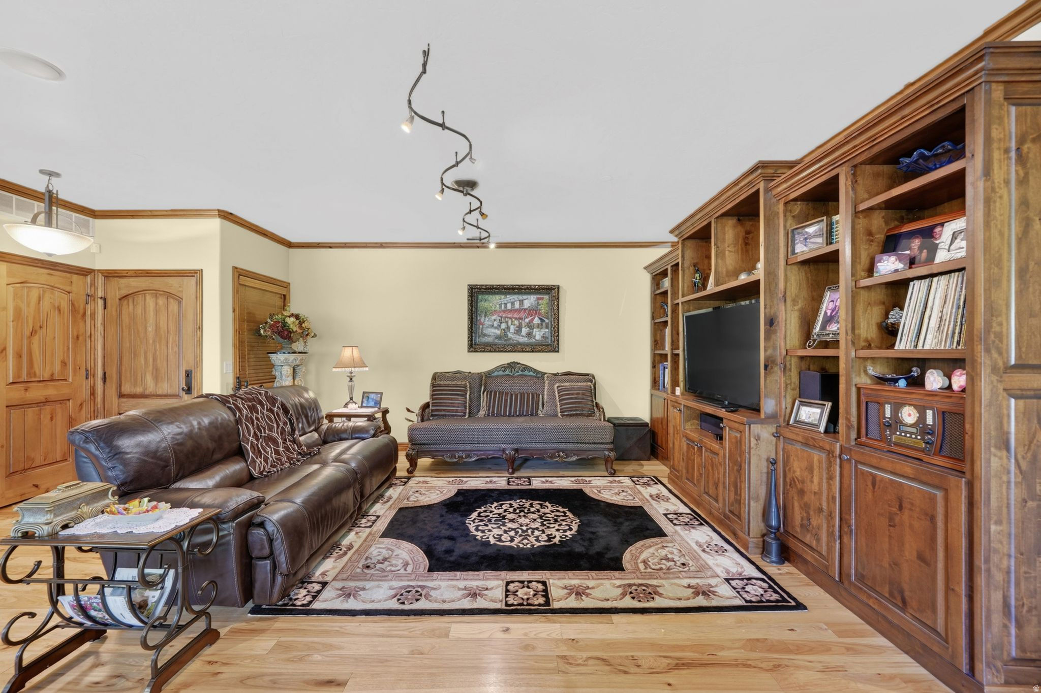 main property photo 5