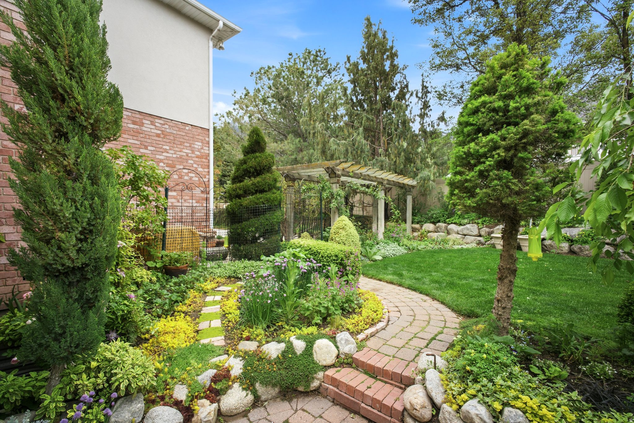 main property photo 46