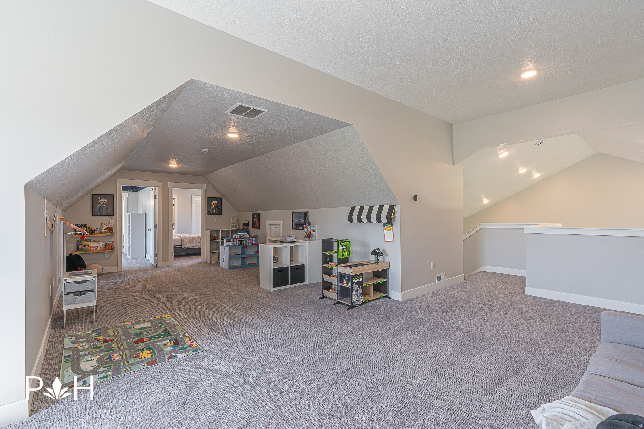main property photo 45