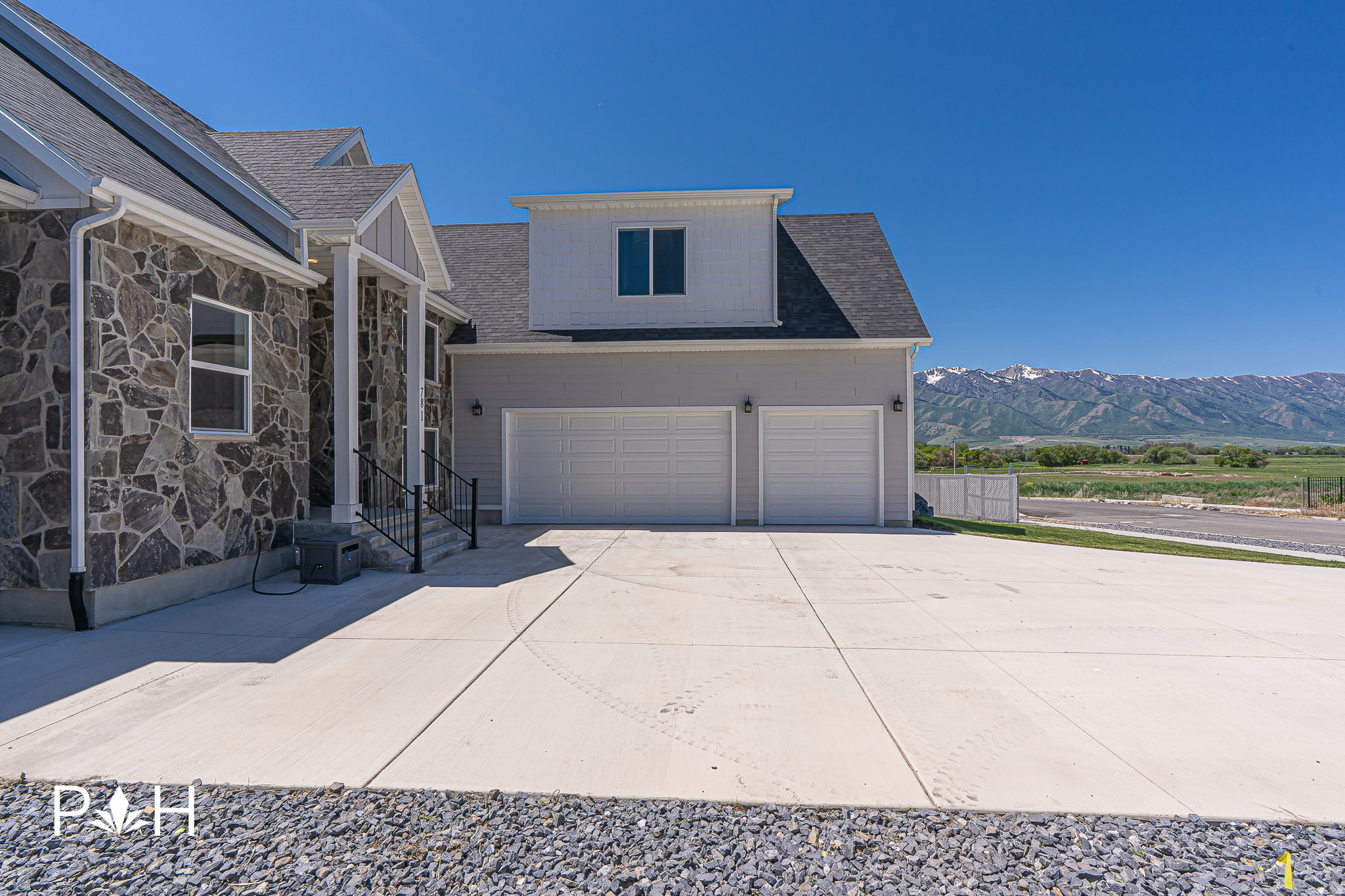 main property photo 66