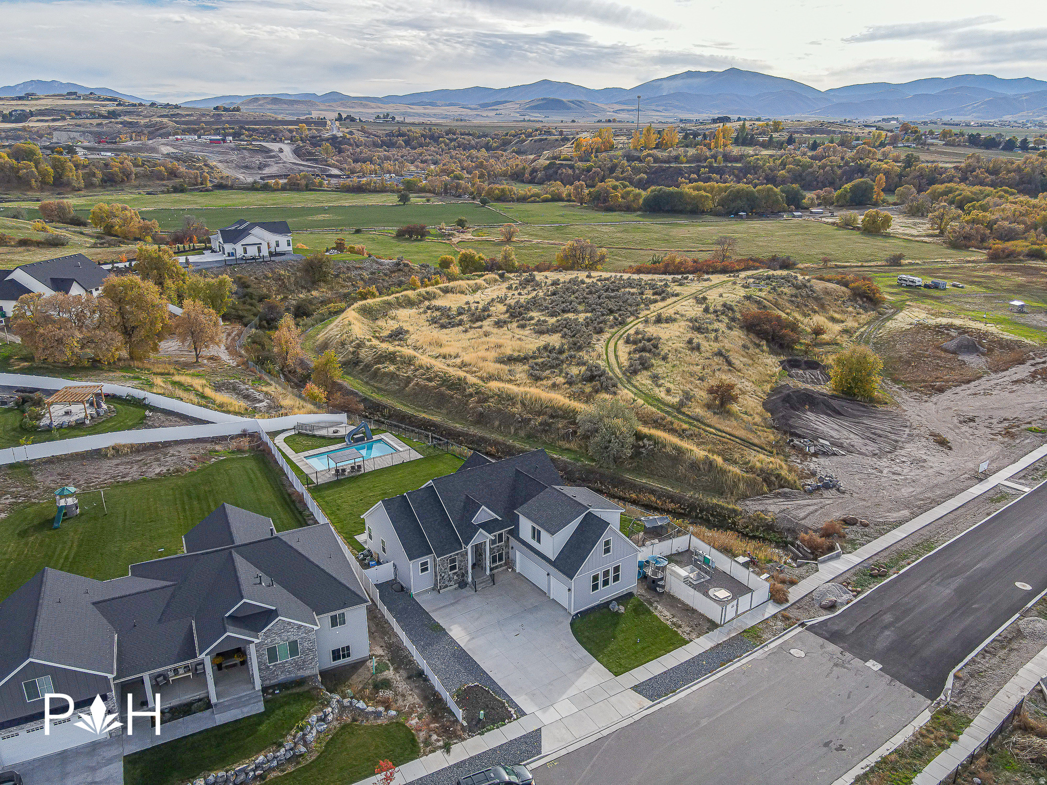 main property photo 82