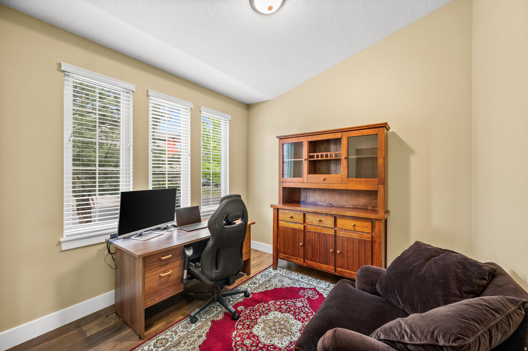 main property photo 13
