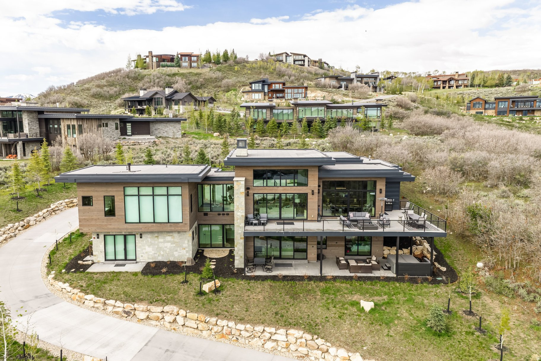 main property photo 70