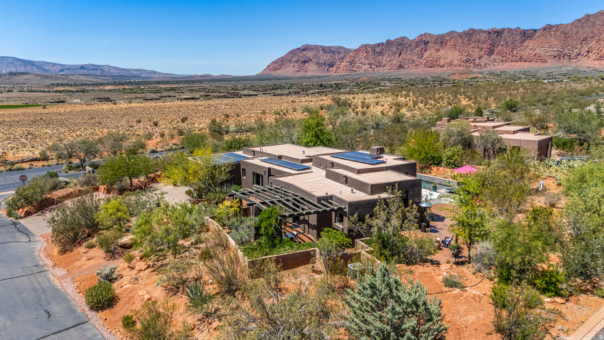 main property photo 5